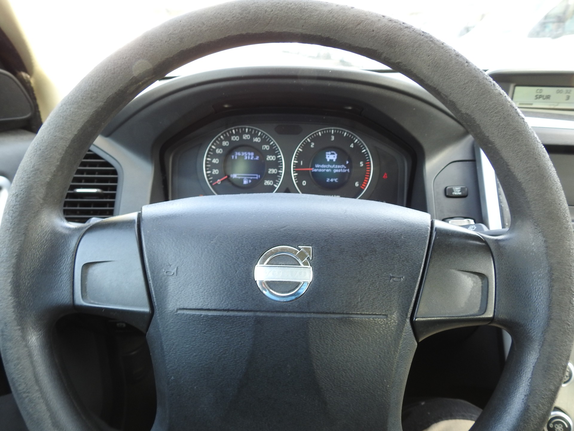 VOLVO XC60 2.4D AWD-image-25