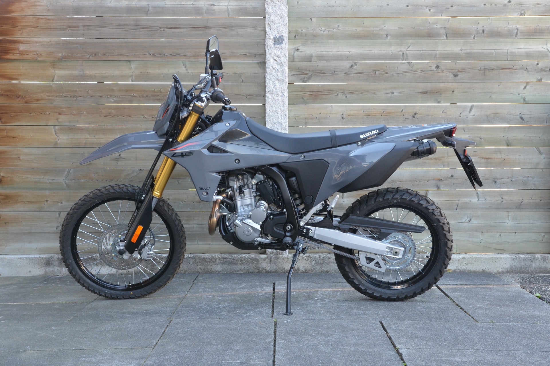 SUZUKI DR-Z400 S-showroom-element-2