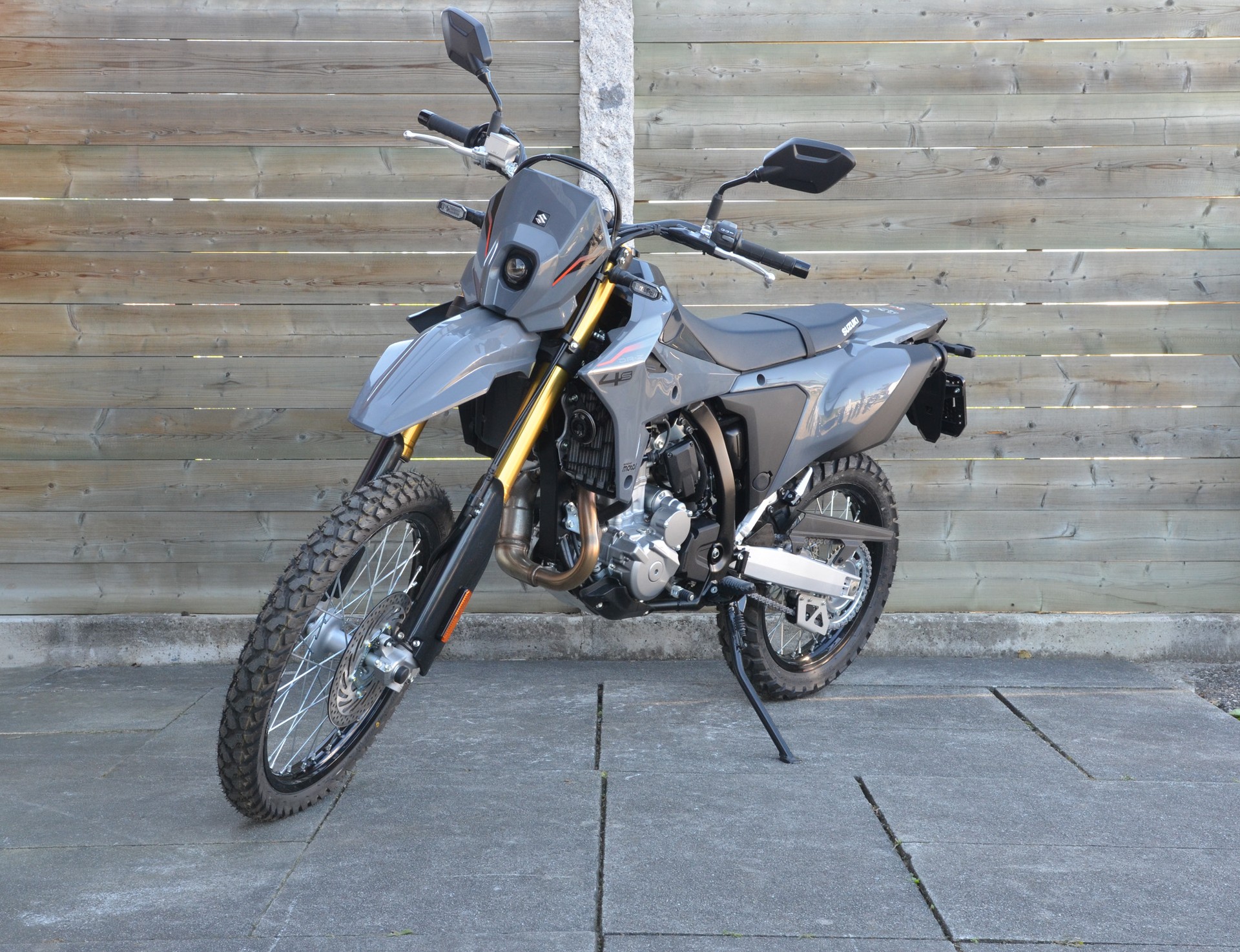 SUZUKI DR-Z400 S-showroom-element-3