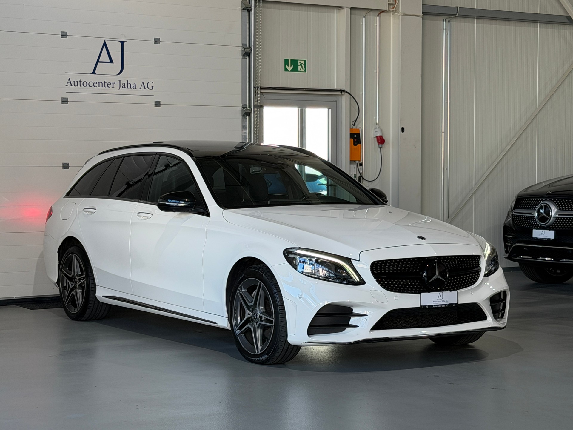 MERCEDES-BENZ C 220 d Swiss Star AMG Line 4M 9G-Tronic (CH)-image-4