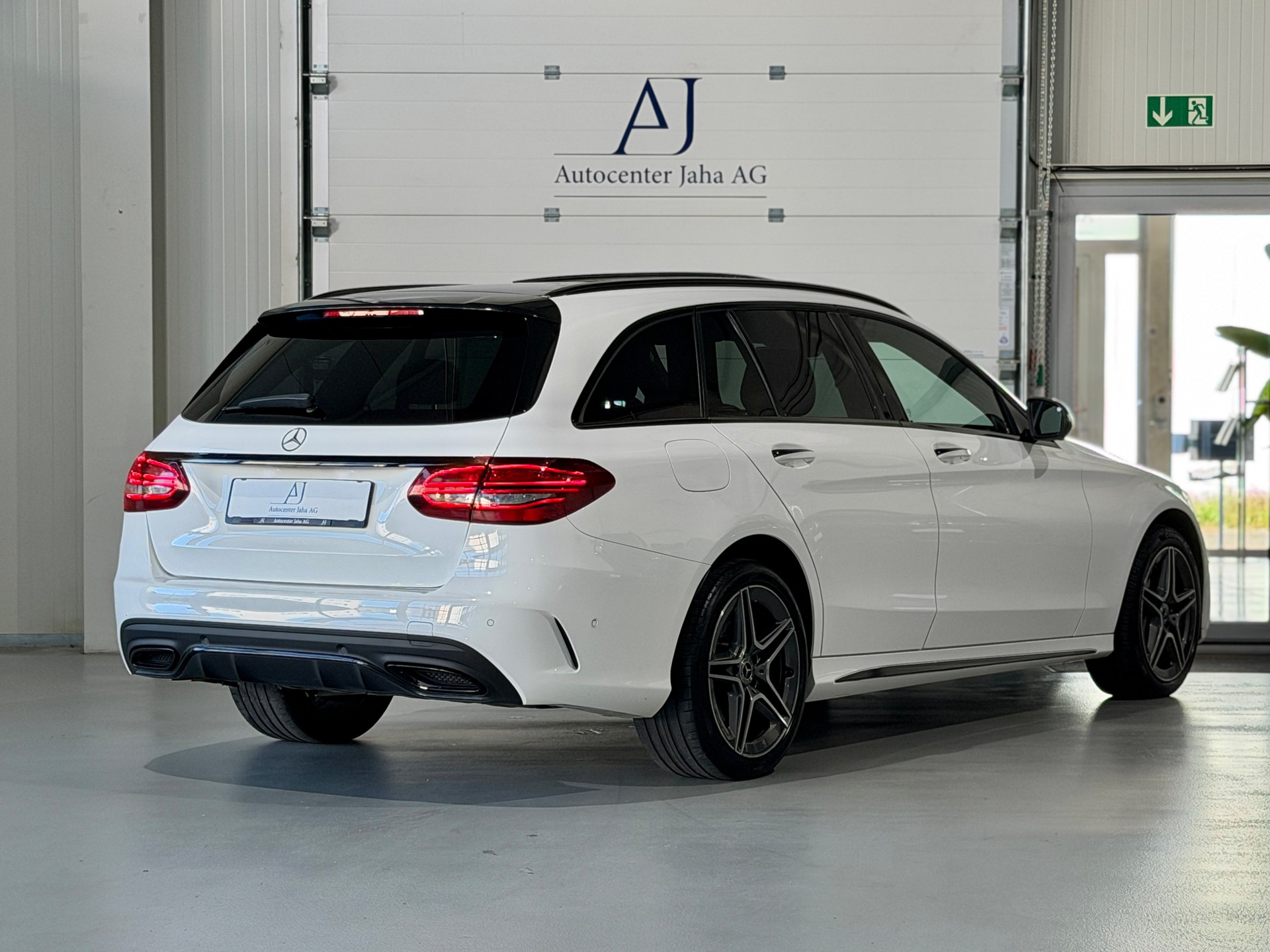 MERCEDES-BENZ C 220 d Swiss Star AMG Line 4M 9G-Tronic (CH)-image-6