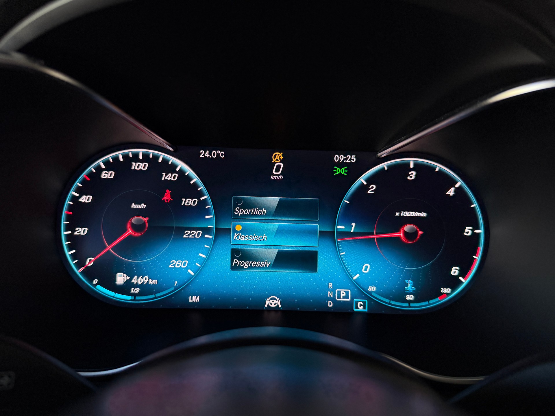MERCEDES-BENZ C 220 d Swiss Star AMG Line 4M 9G-Tronic (CH)-image-8