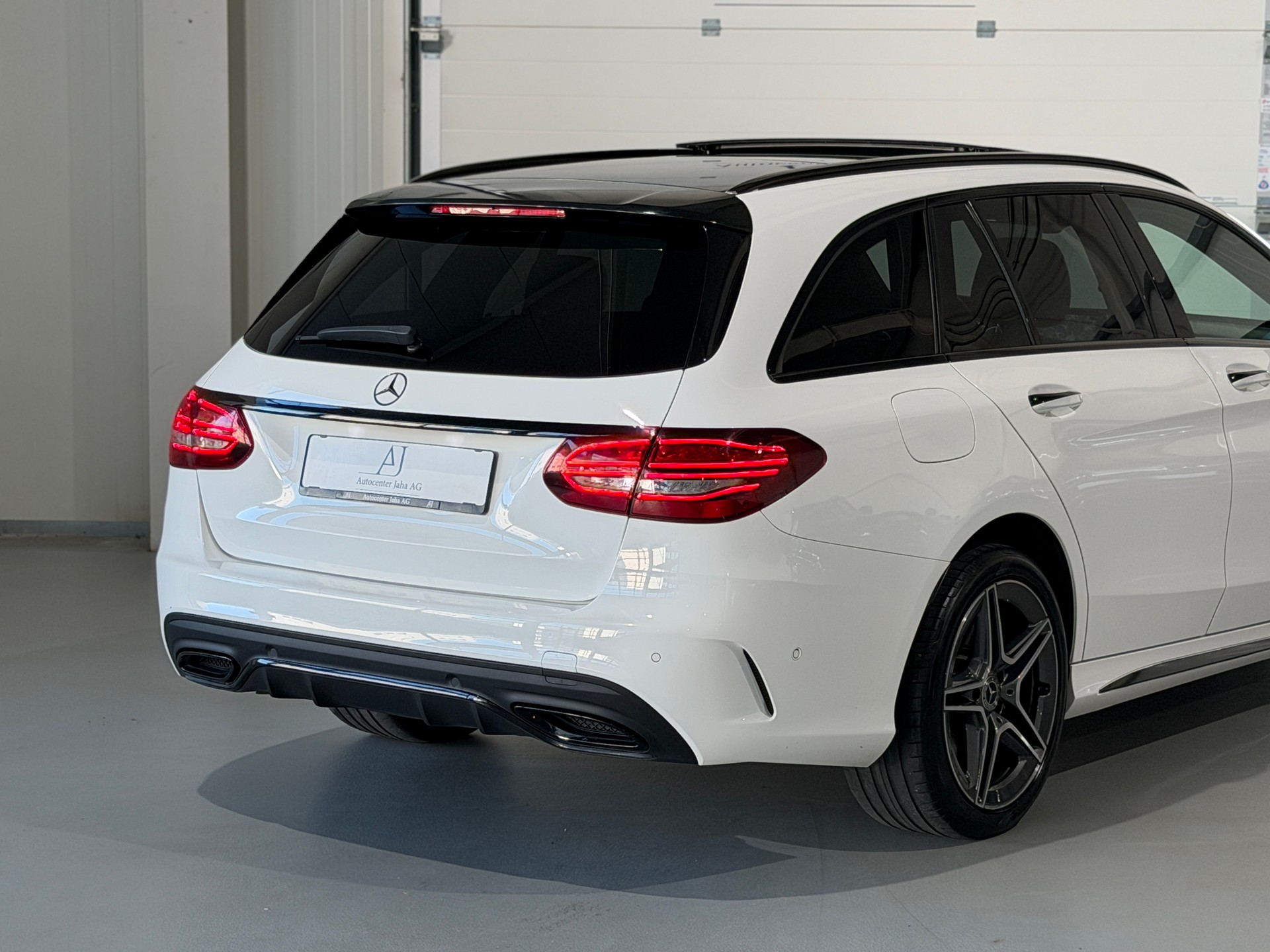 MERCEDES-BENZ C 220 d Swiss Star AMG Line 4M 9G-Tronic (CH)-image-5