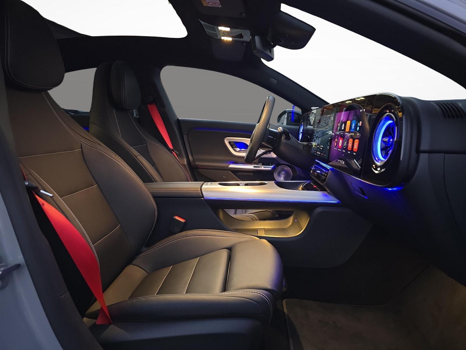 MERCEDES-BENZ CLA 220 4MATIC AMG Line-image-9