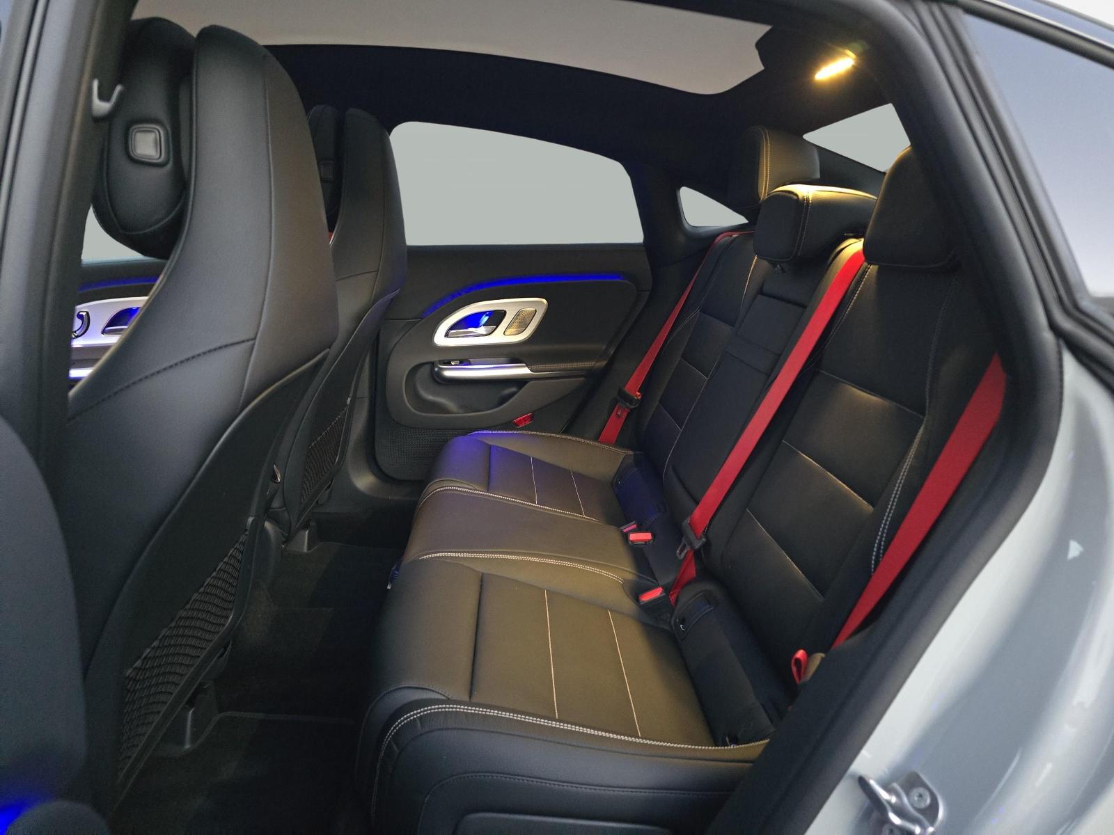 MERCEDES-BENZ CLA 220 4MATIC AMG Line-image-10