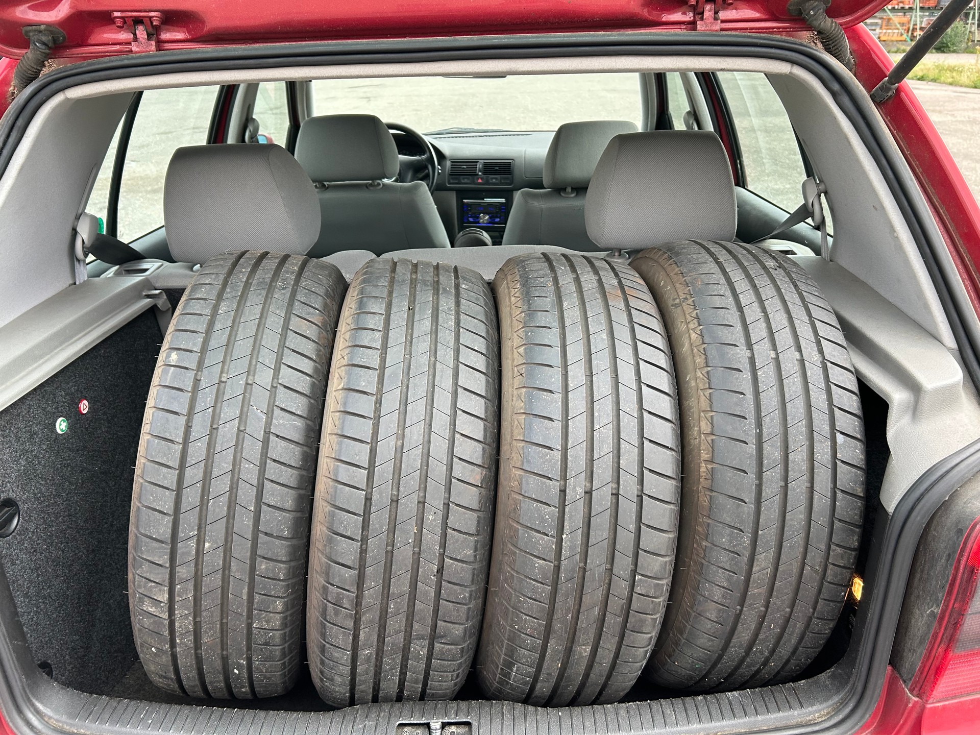 VW GOLF-image-4