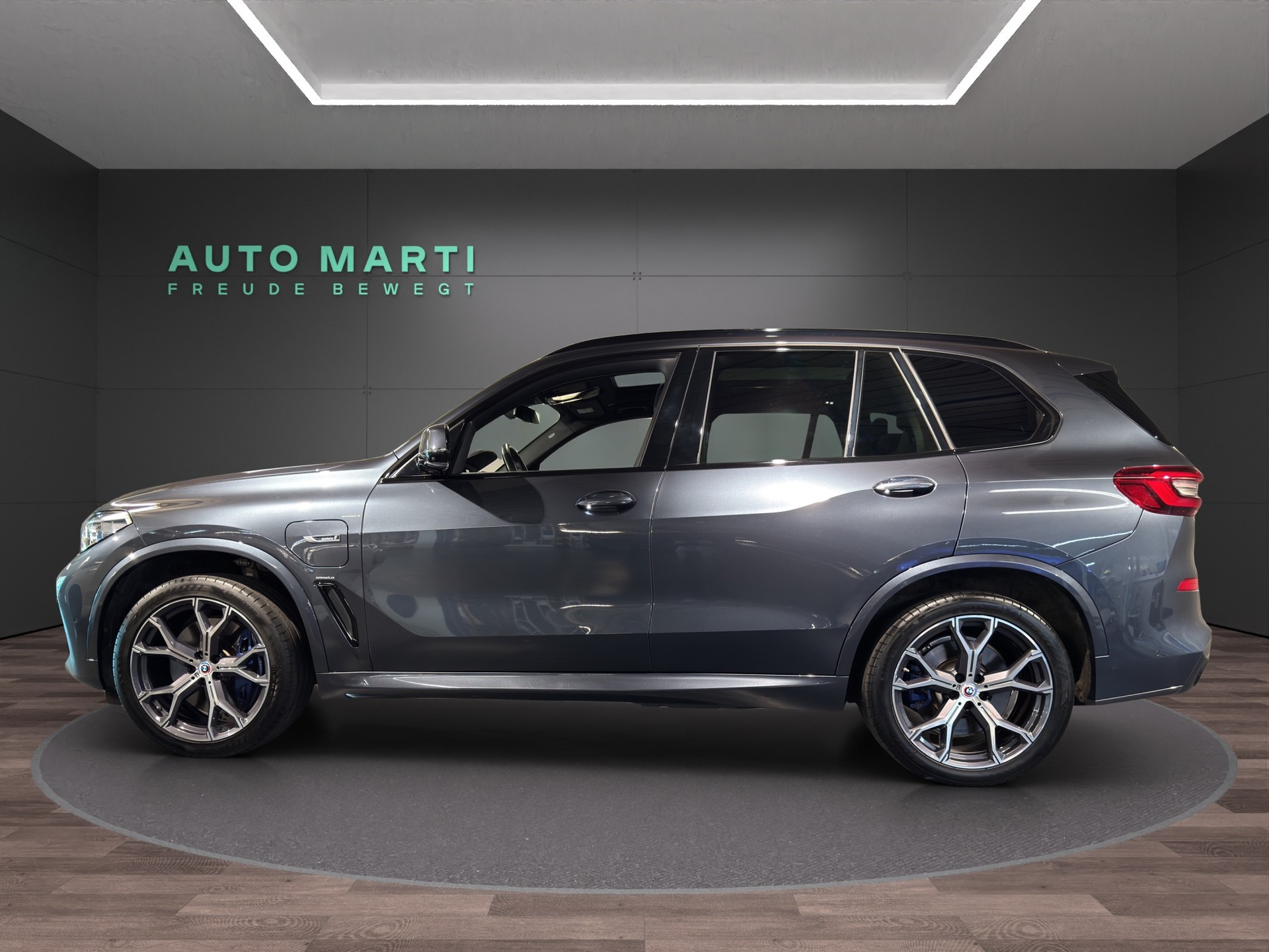 BMW X5 45e xDrive M Sport-showroom-element-2