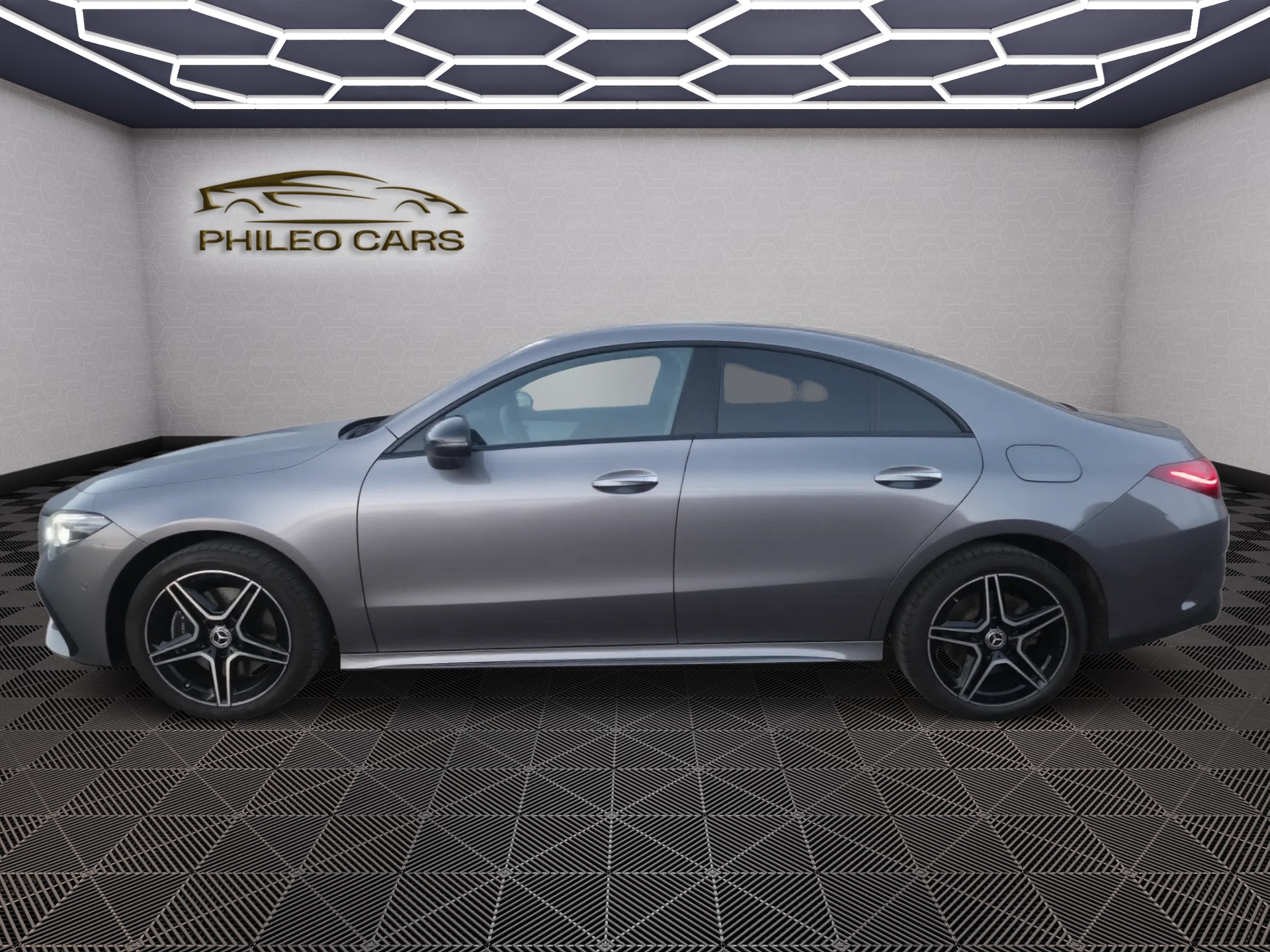 MERCEDES-BENZ CLA Shooting Brake 250 e 8G-DCT-image-4