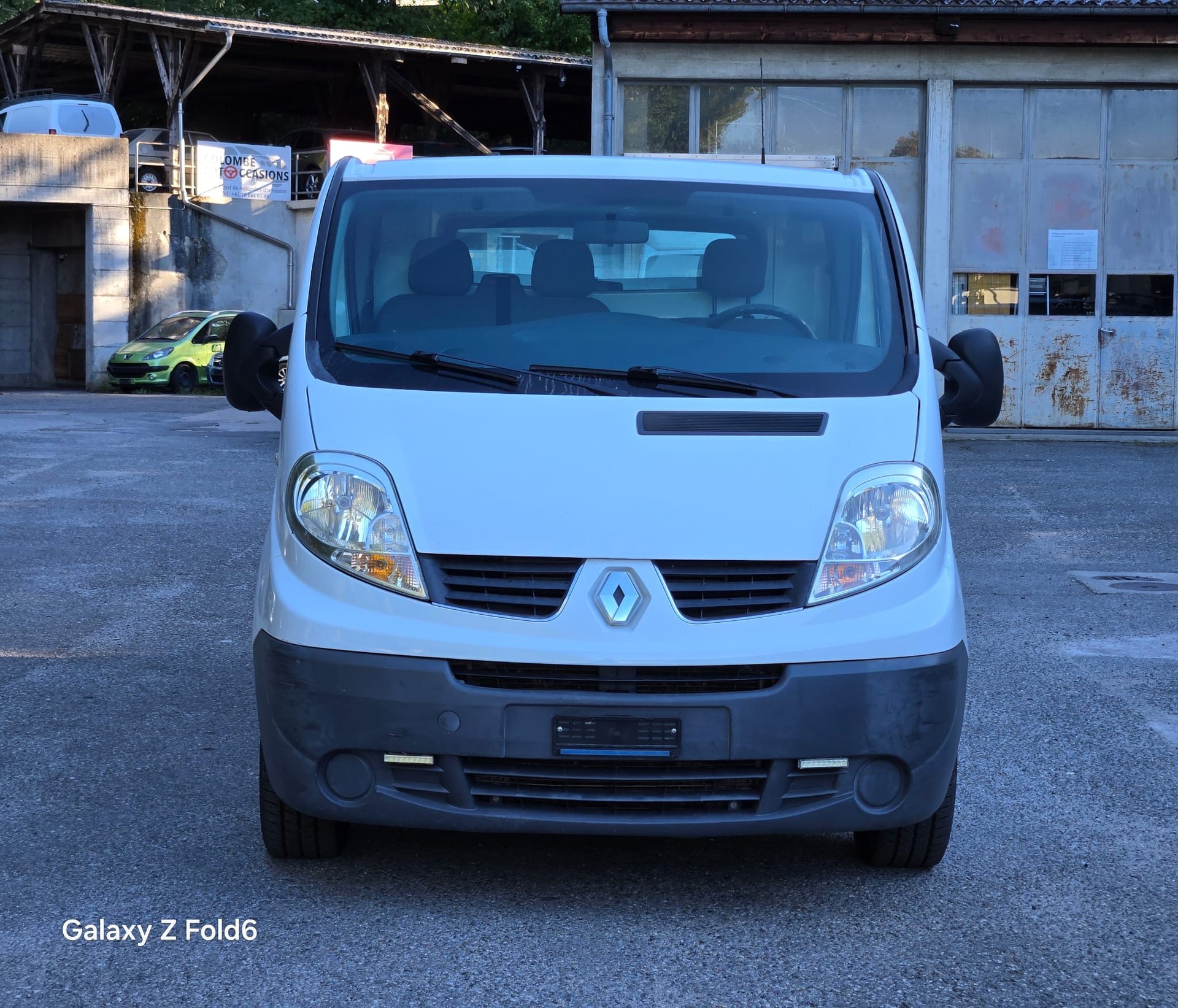 RENAULT Trafic 2.0 dCi 115 2.9t L1H1-image-1