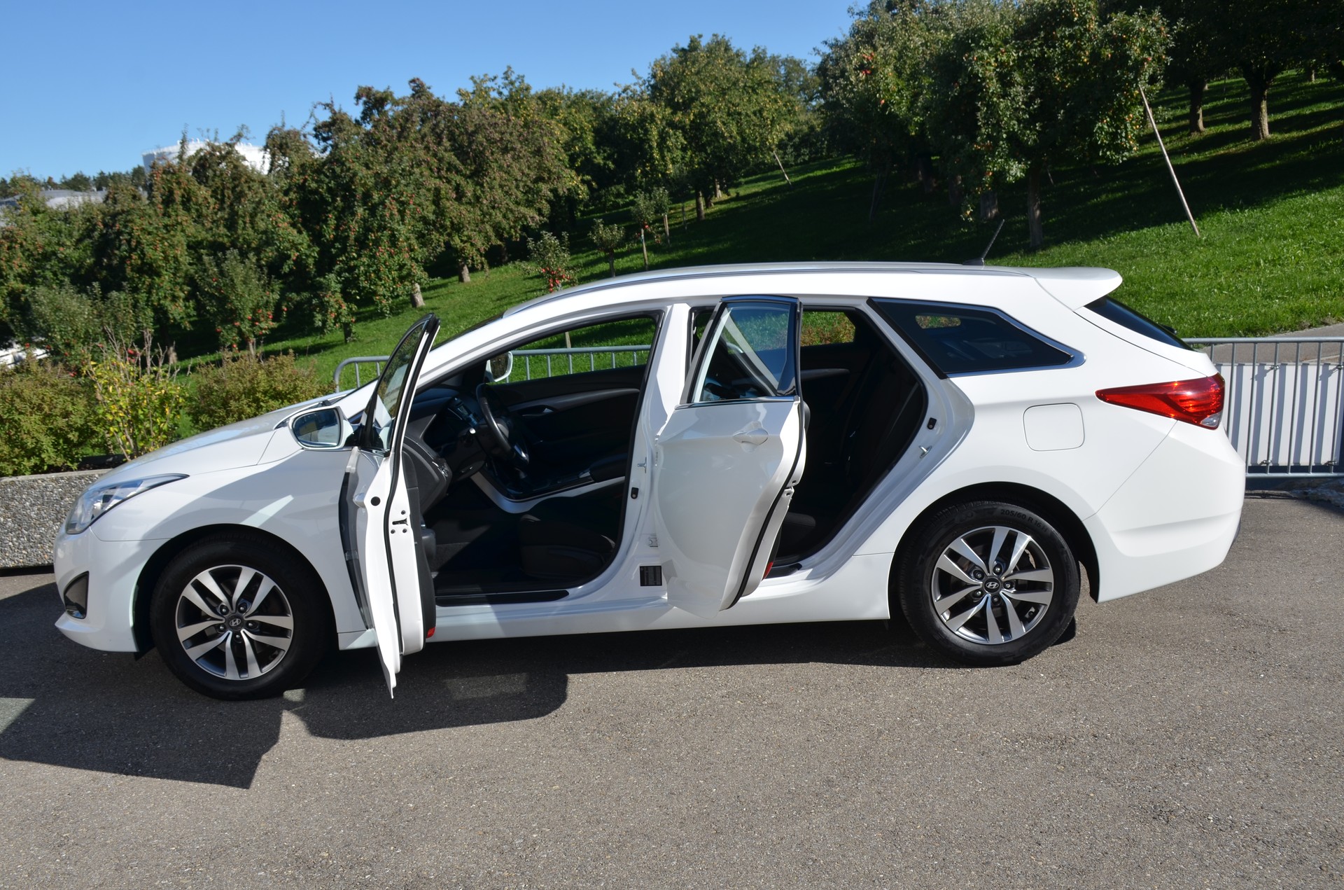HYUNDAI i40 Wagon 1.6 GDI ISG Comfort-image-6