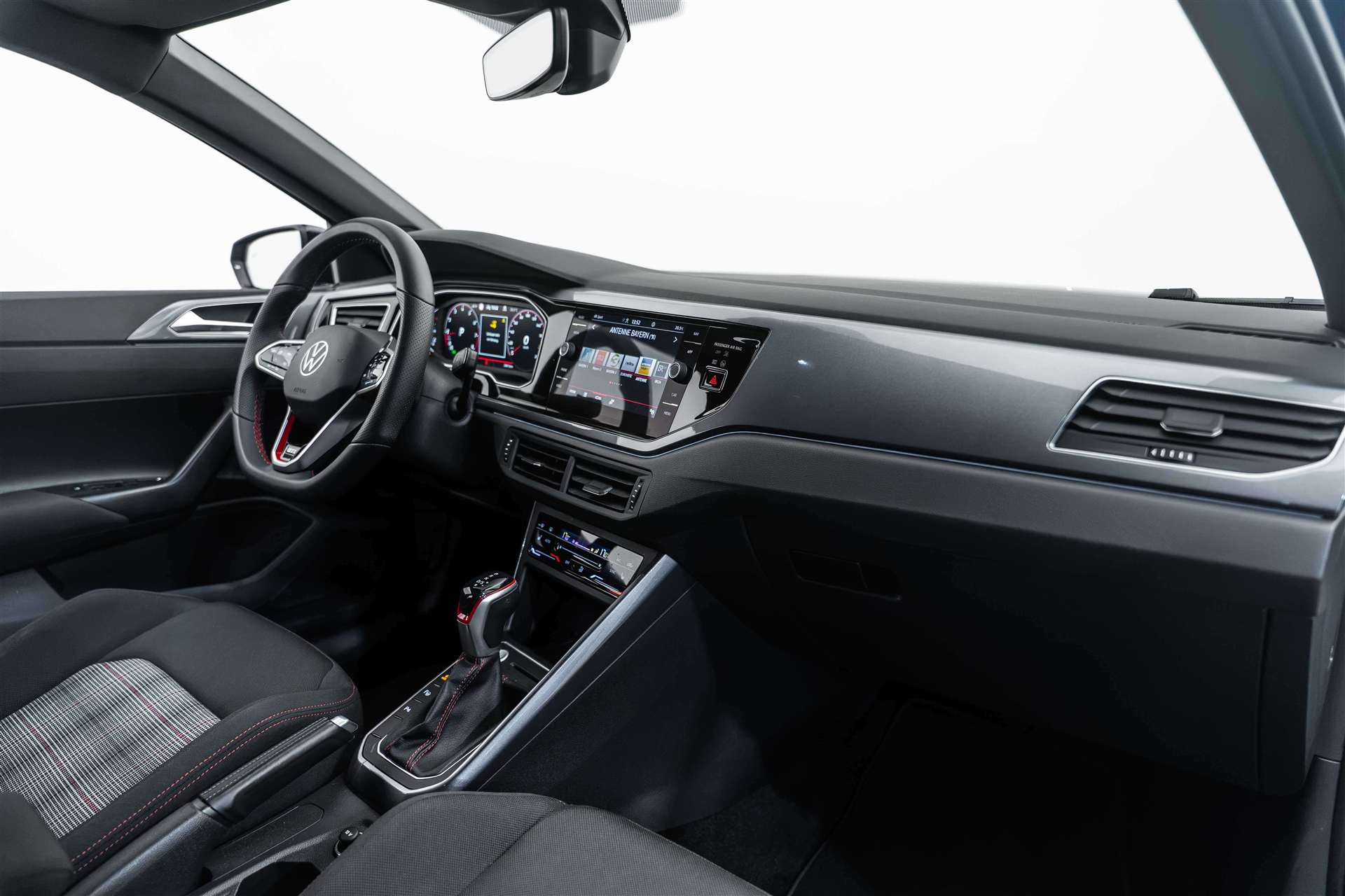 VW VW Polo 2.0 TSI GTI DSG-image-10