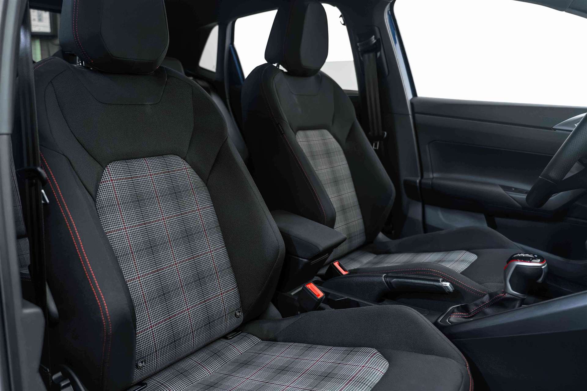 VW VW Polo 2.0 TSI GTI DSG-image-11