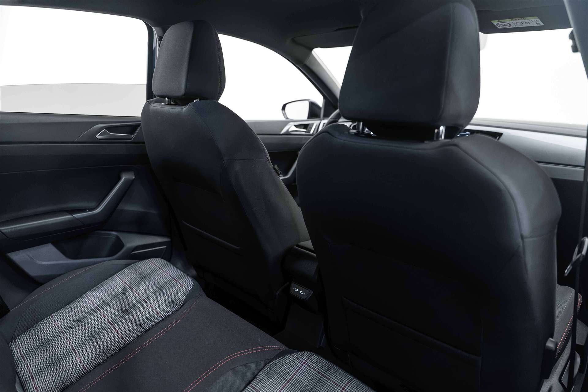 VW VW Polo 2.0 TSI GTI DSG-image-12