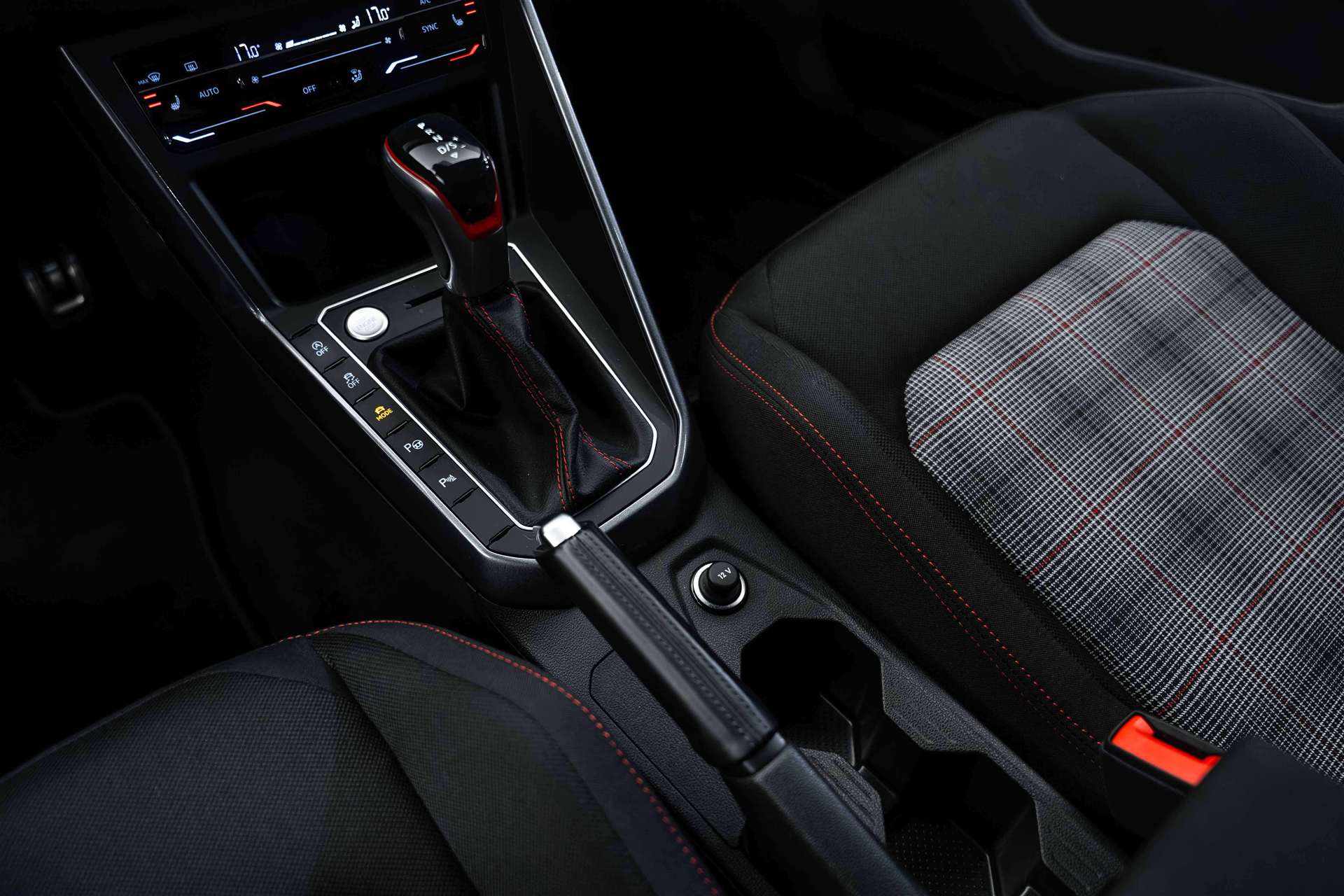 VW VW Polo 2.0 TSI GTI DSG-image-26