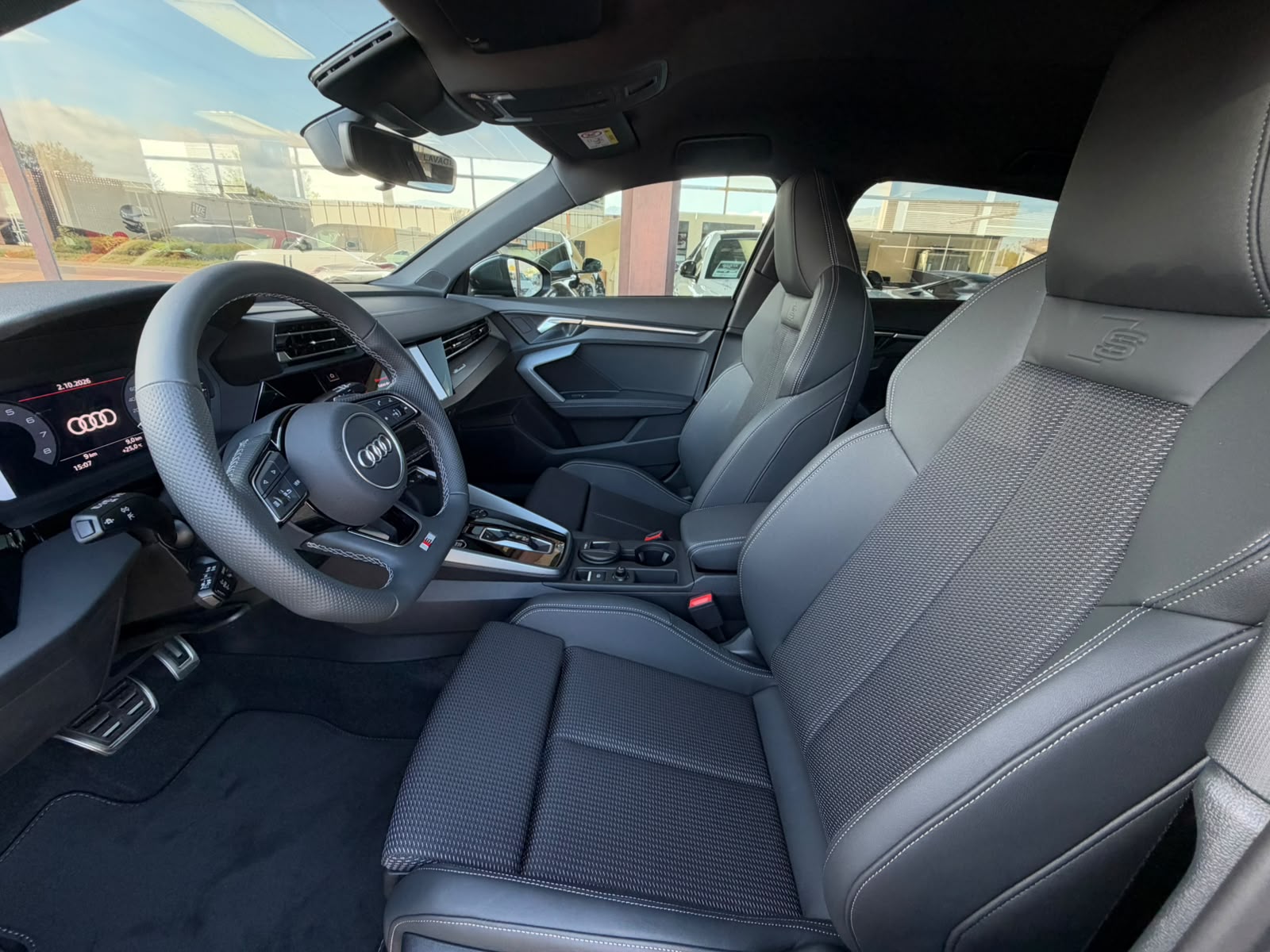 AUDI A3 Sportback 35 TFSI S line S-tronic-image-6