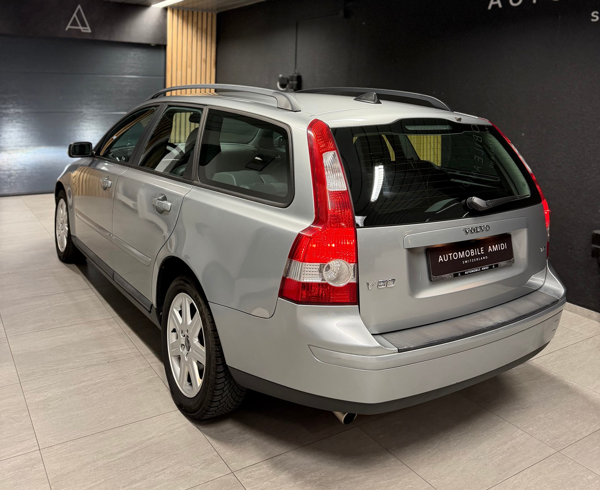 VOLVO V50 T5 Summum-image-2