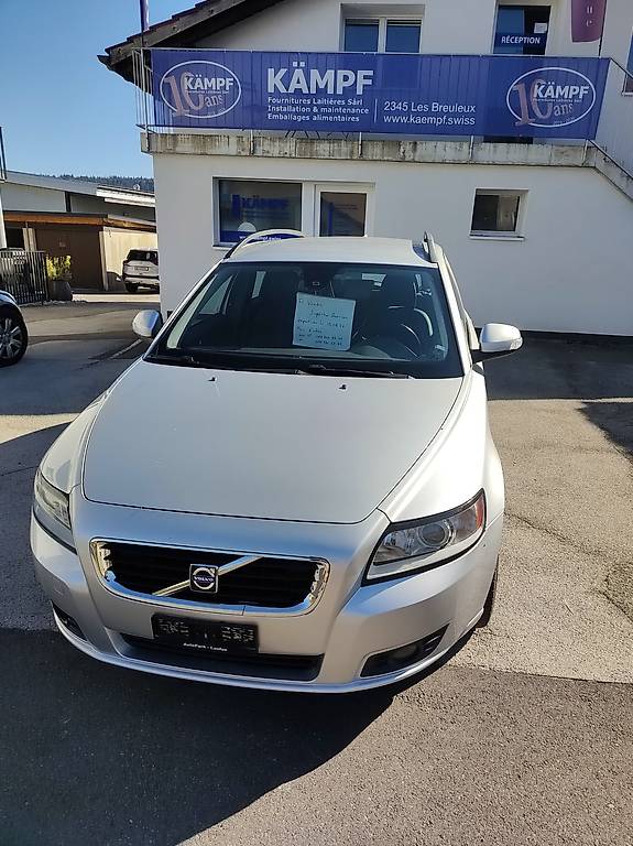 VOLVO V50-image-1