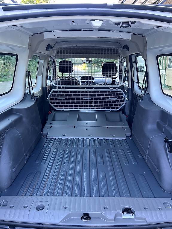 RENAULT Kangoo Maxi dCi 90 Business 5 Plätze / 5 places-image-6