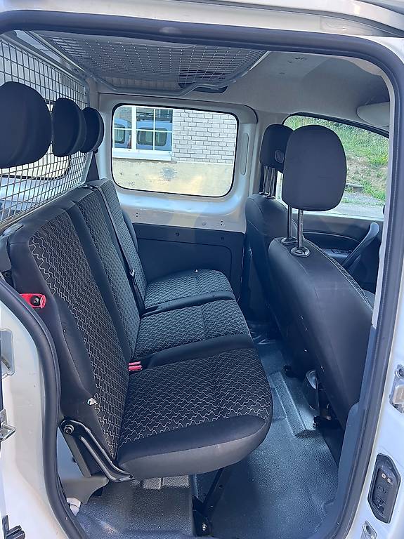 RENAULT Kangoo Maxi dCi 90 Business 5 Plätze / 5 places-image-5