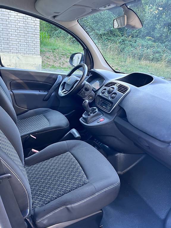 RENAULT Kangoo Maxi dCi 90 Business 5 Plätze / 5 places-image-4