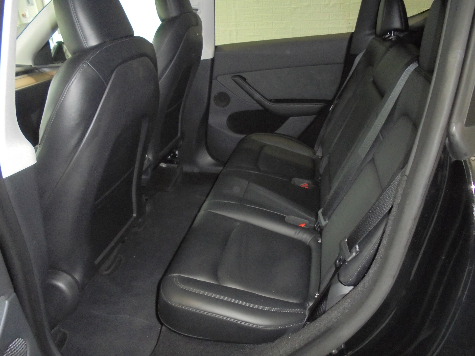 TESLA Model Y Performance D-image-6