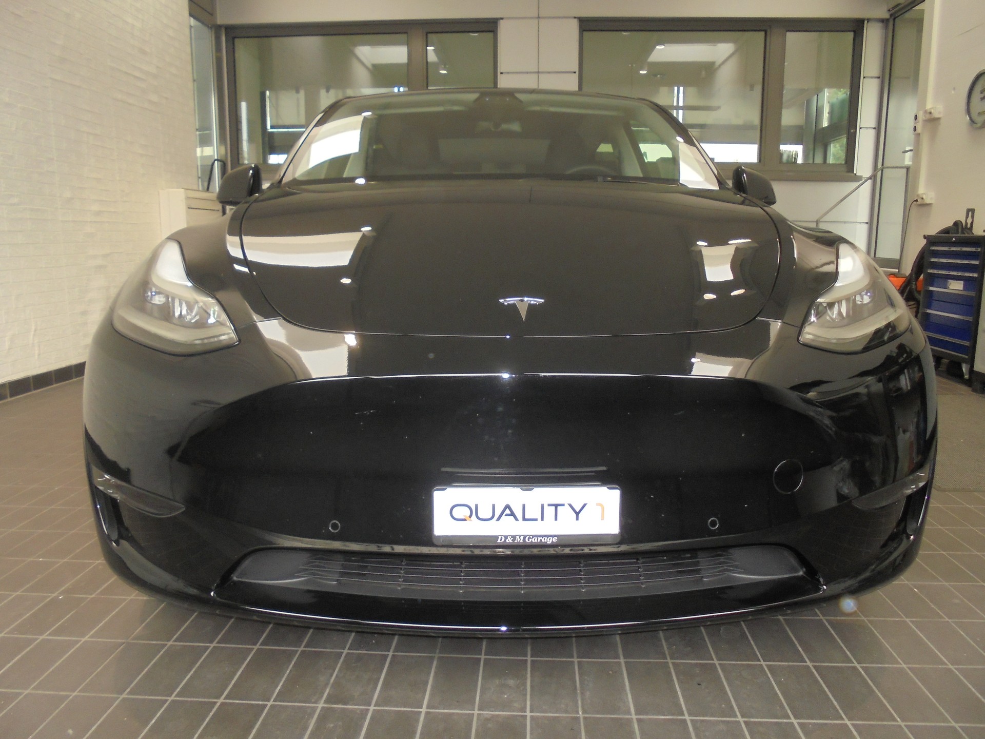 TESLA Model Y Performance D-image-1