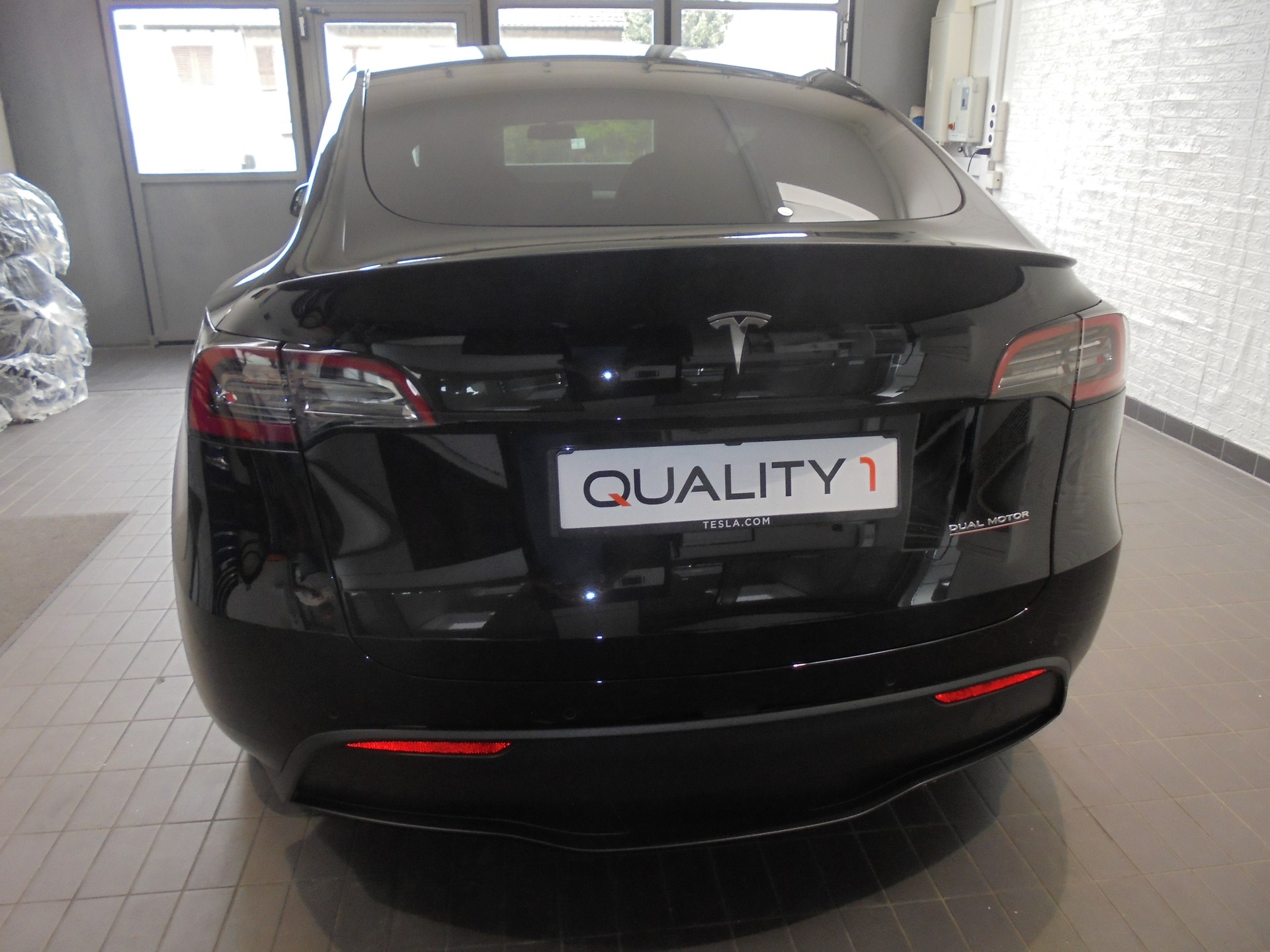 TESLA Model Y Performance D-image-3