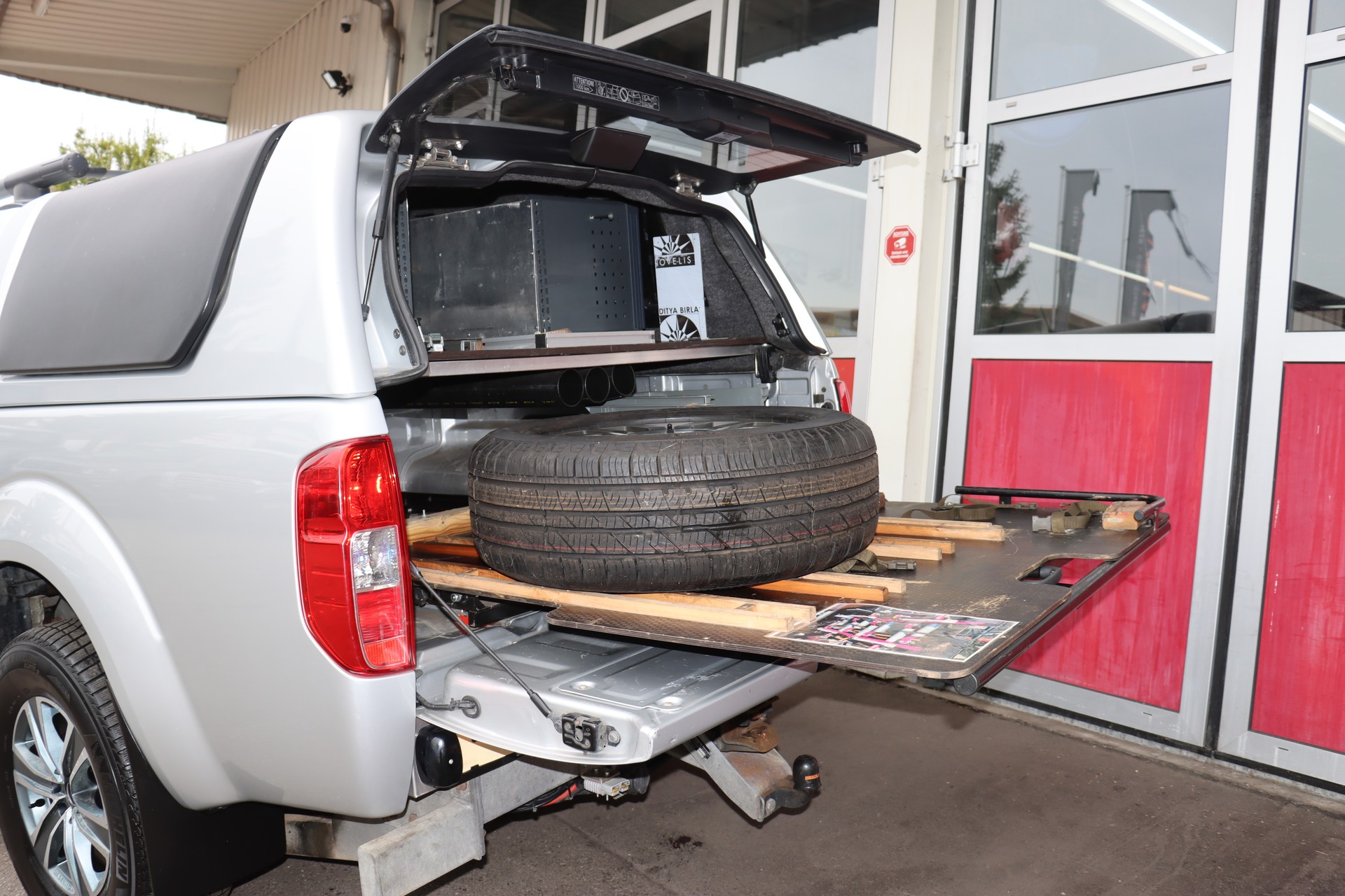 NISSAN 3.0 V6 DC 4WD 6000Kg Anhängelast-image-9