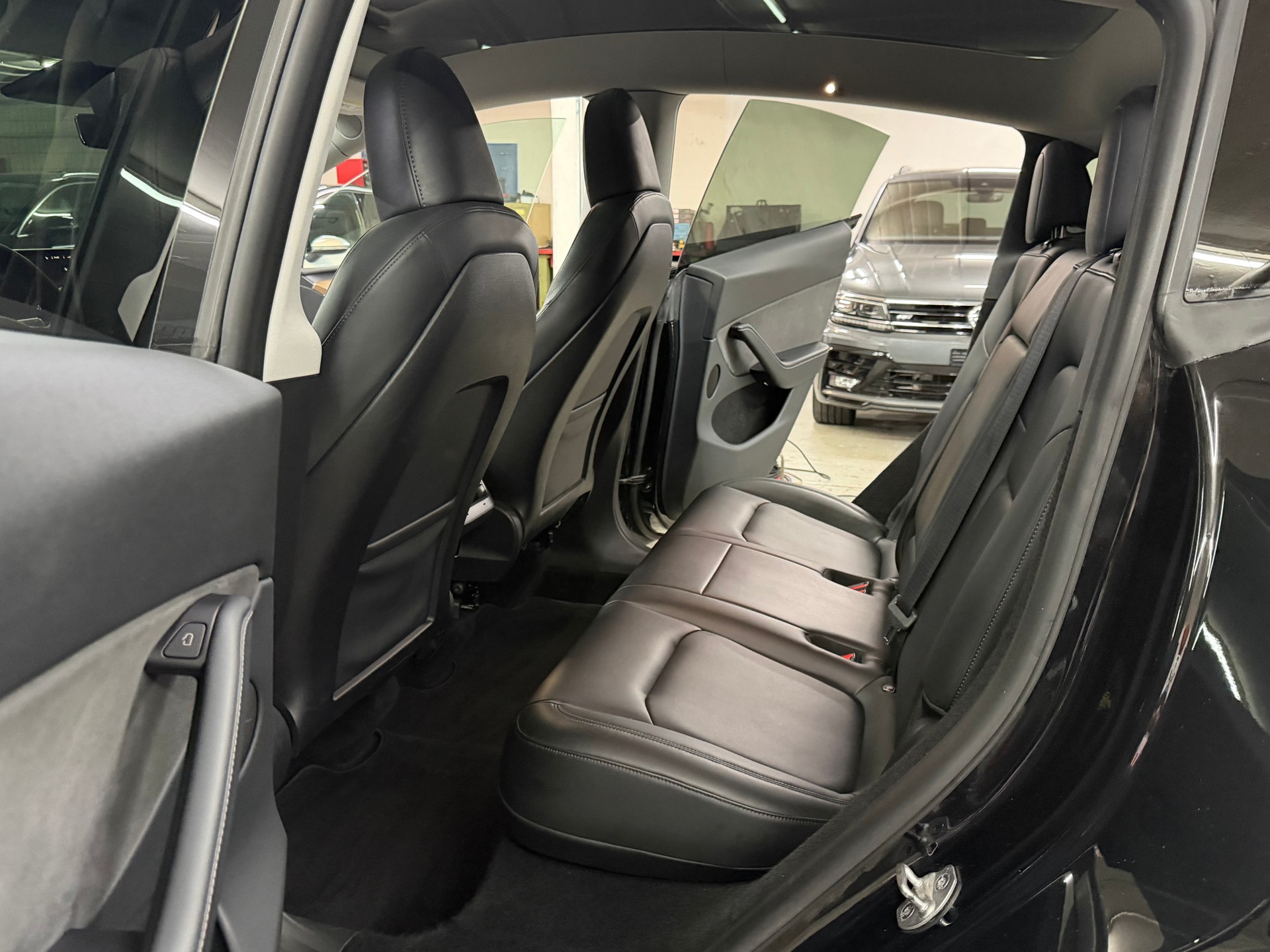 TESLA Model Y Long Range-image-11