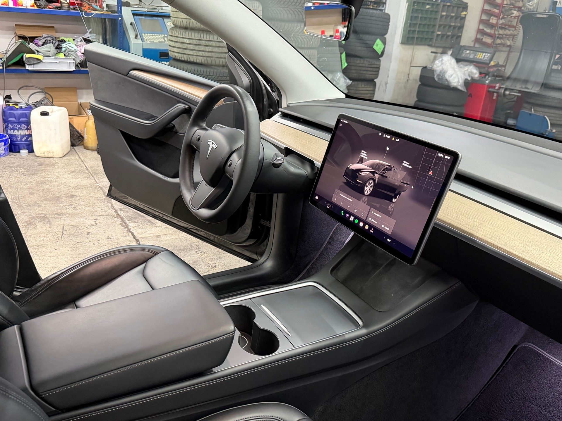 TESLA Model Y Long Range-image-7