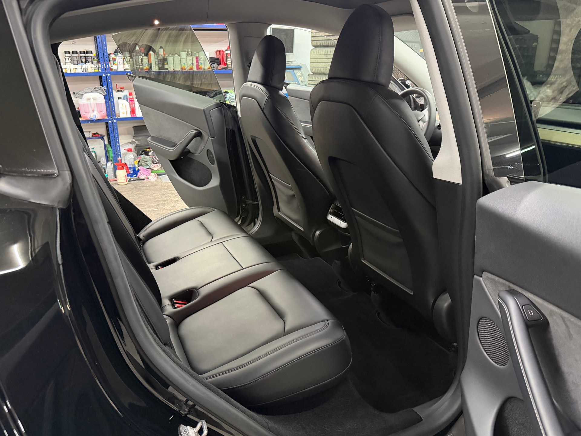 TESLA Model Y Long Range-image-13