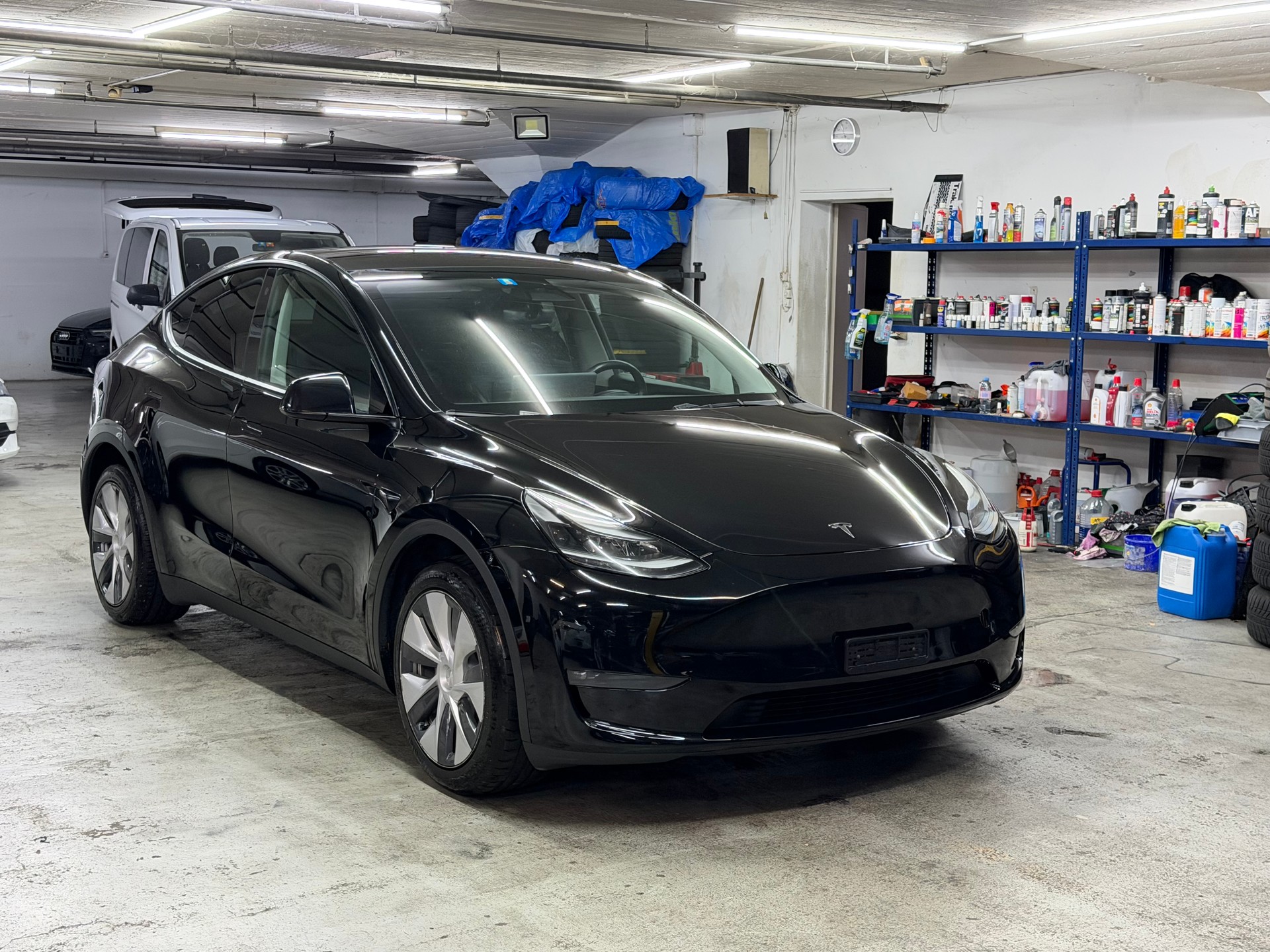 TESLA Model Y Long Range-image-4