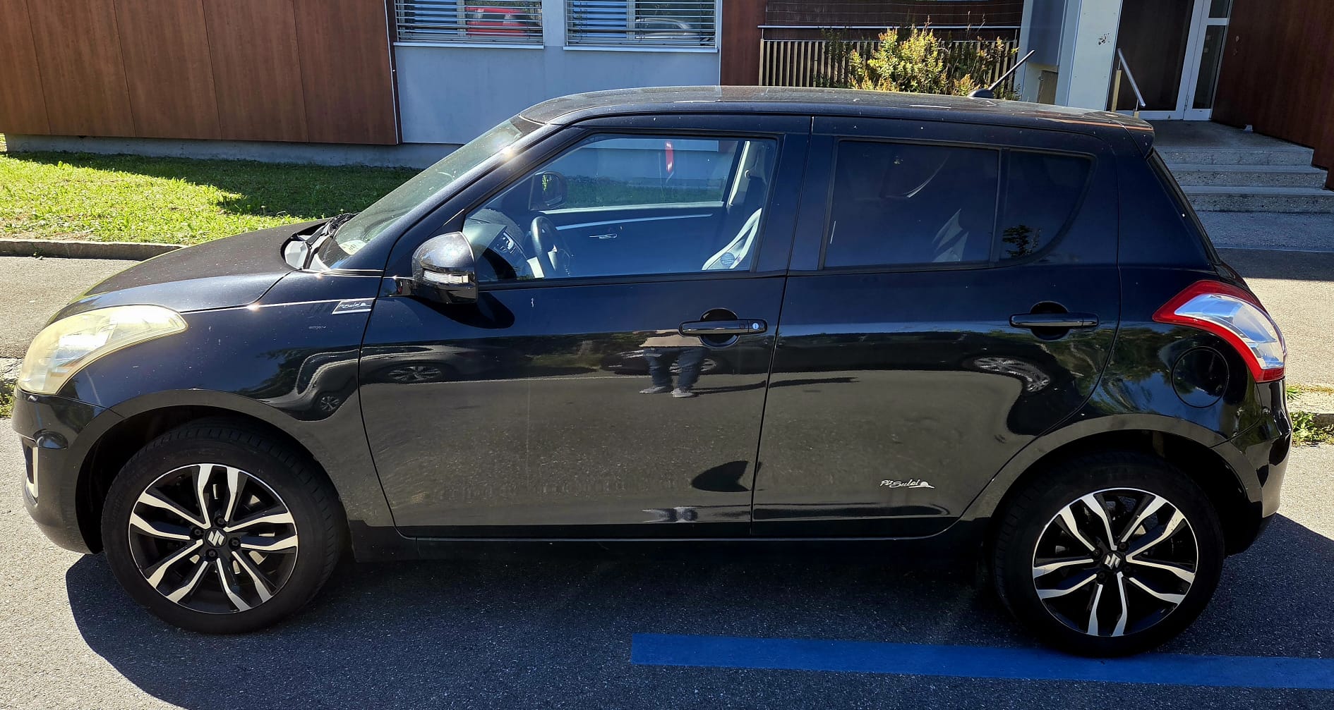 Car photo