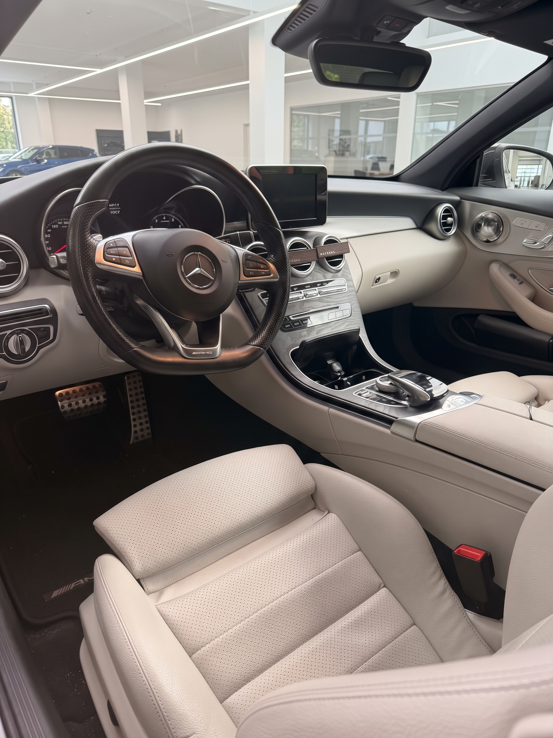 MERCEDES-BENZ C 200 AMG Line 4matic-image-2