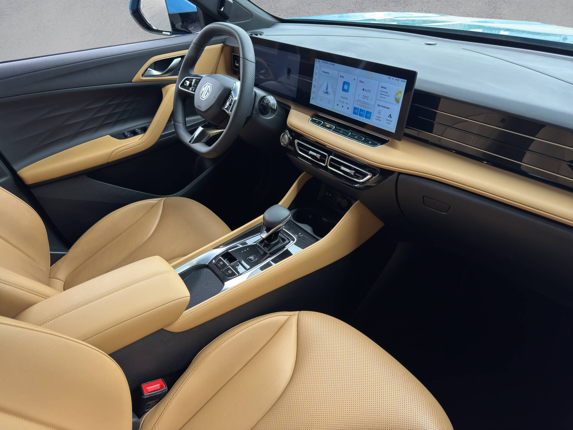 MG HS 1.5 Hybrid Luxury-image-9