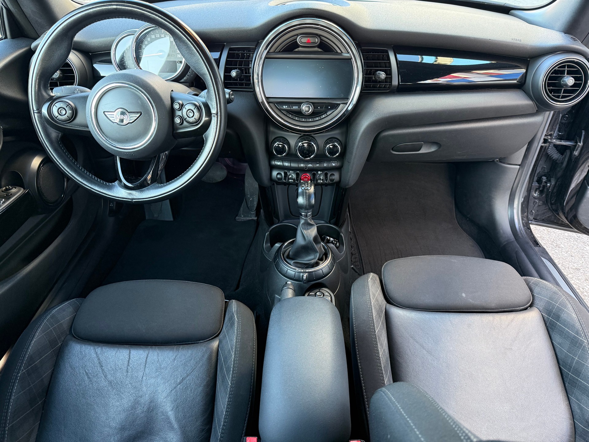 MINI Cooper Steptronic-image-12