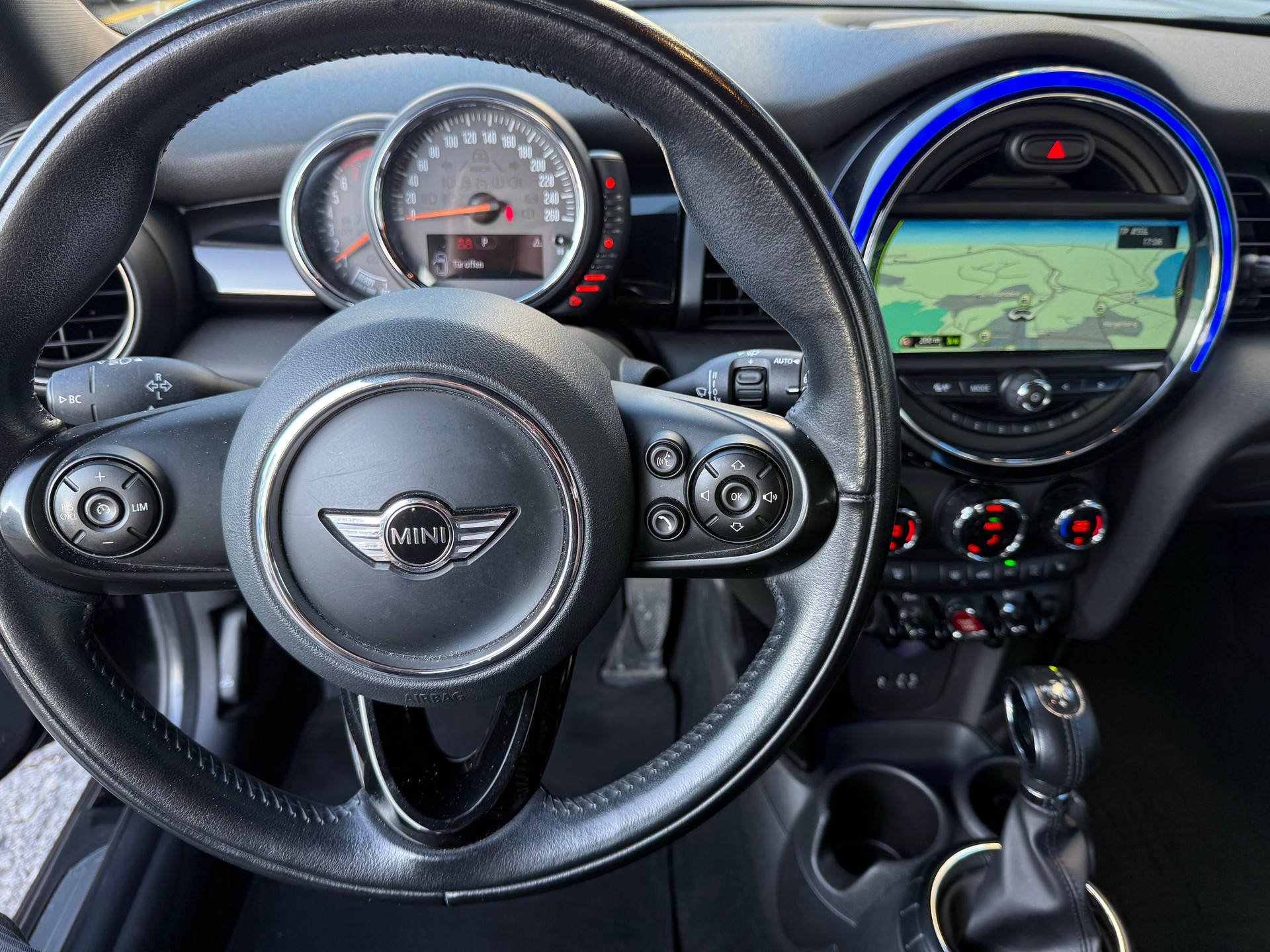 MINI Cooper Steptronic-image-17
