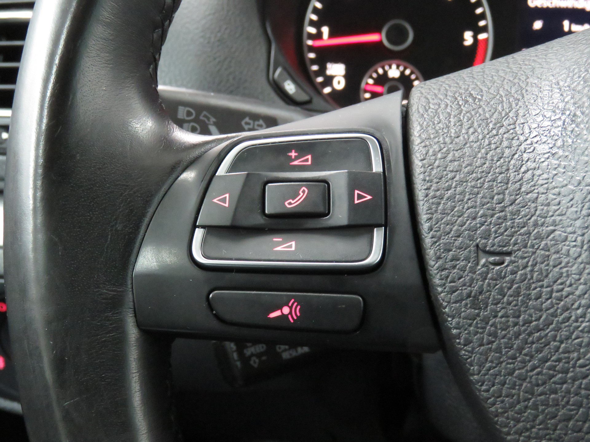 VW Sharan 2.0 TDI BlueMotion Technology Comfortline-image-25