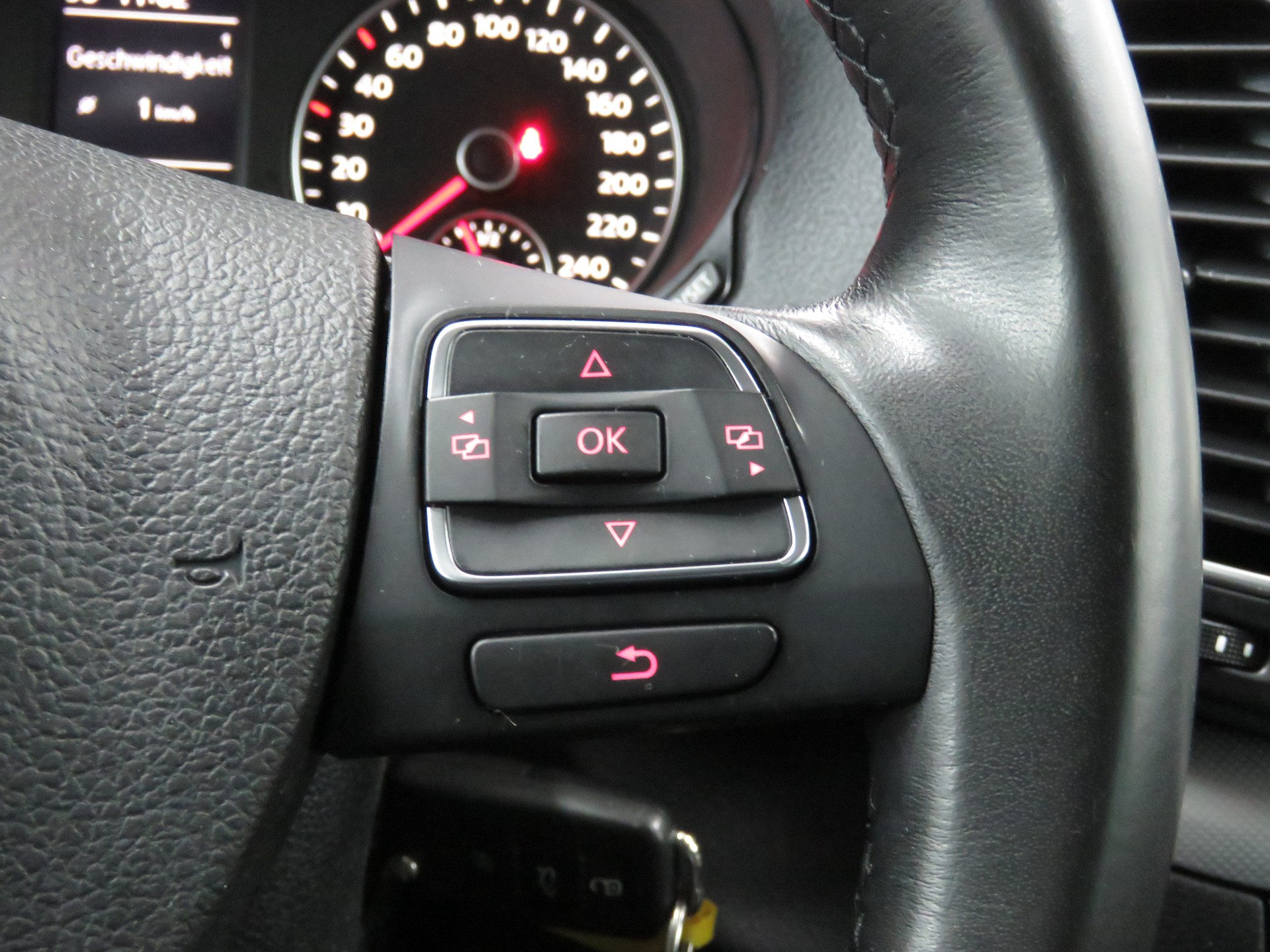 VW Sharan 2.0 TDI BlueMotion Technology Comfortline-image-24