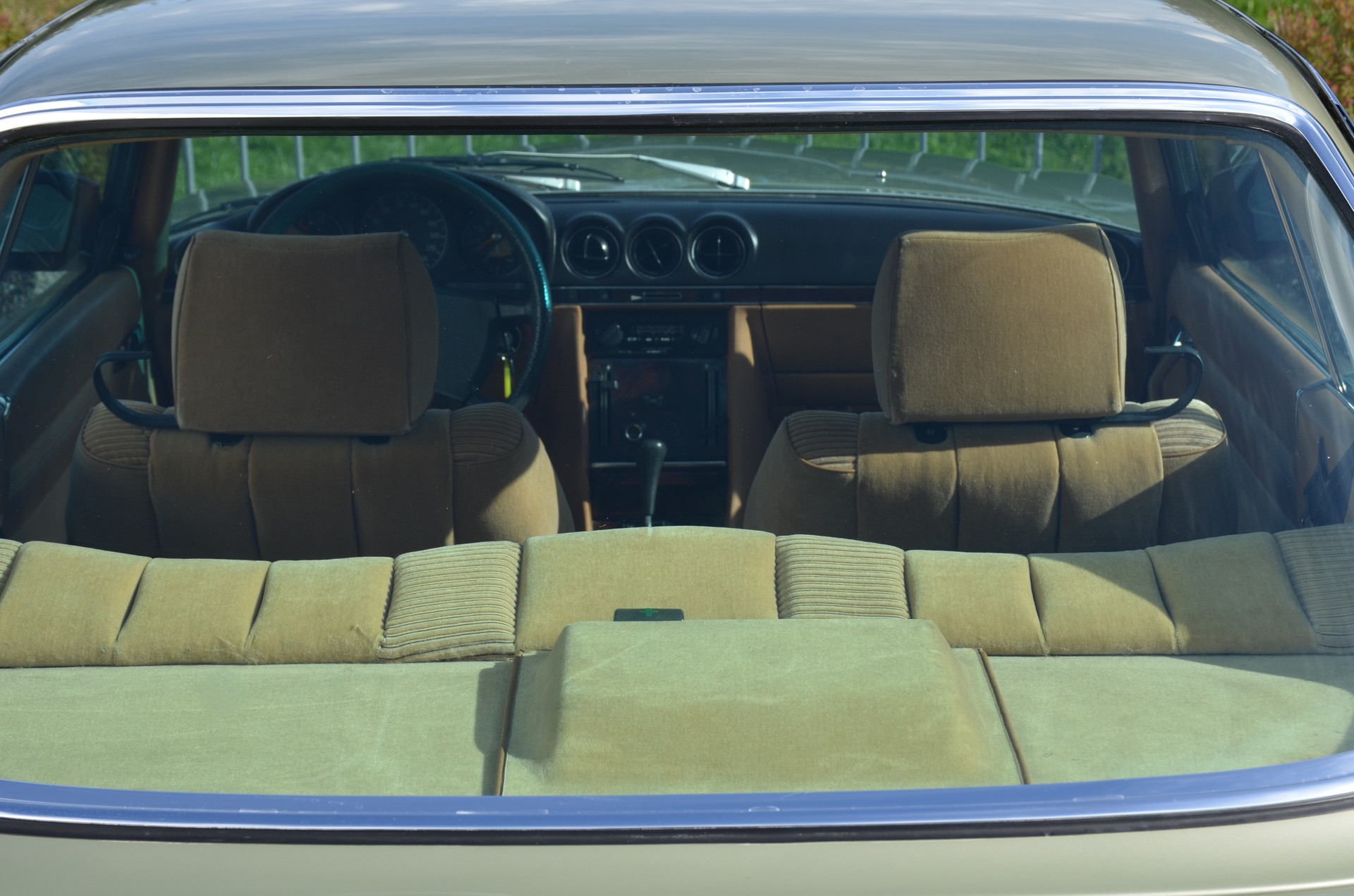 MERCEDES-BENZ SLC 350-image-16