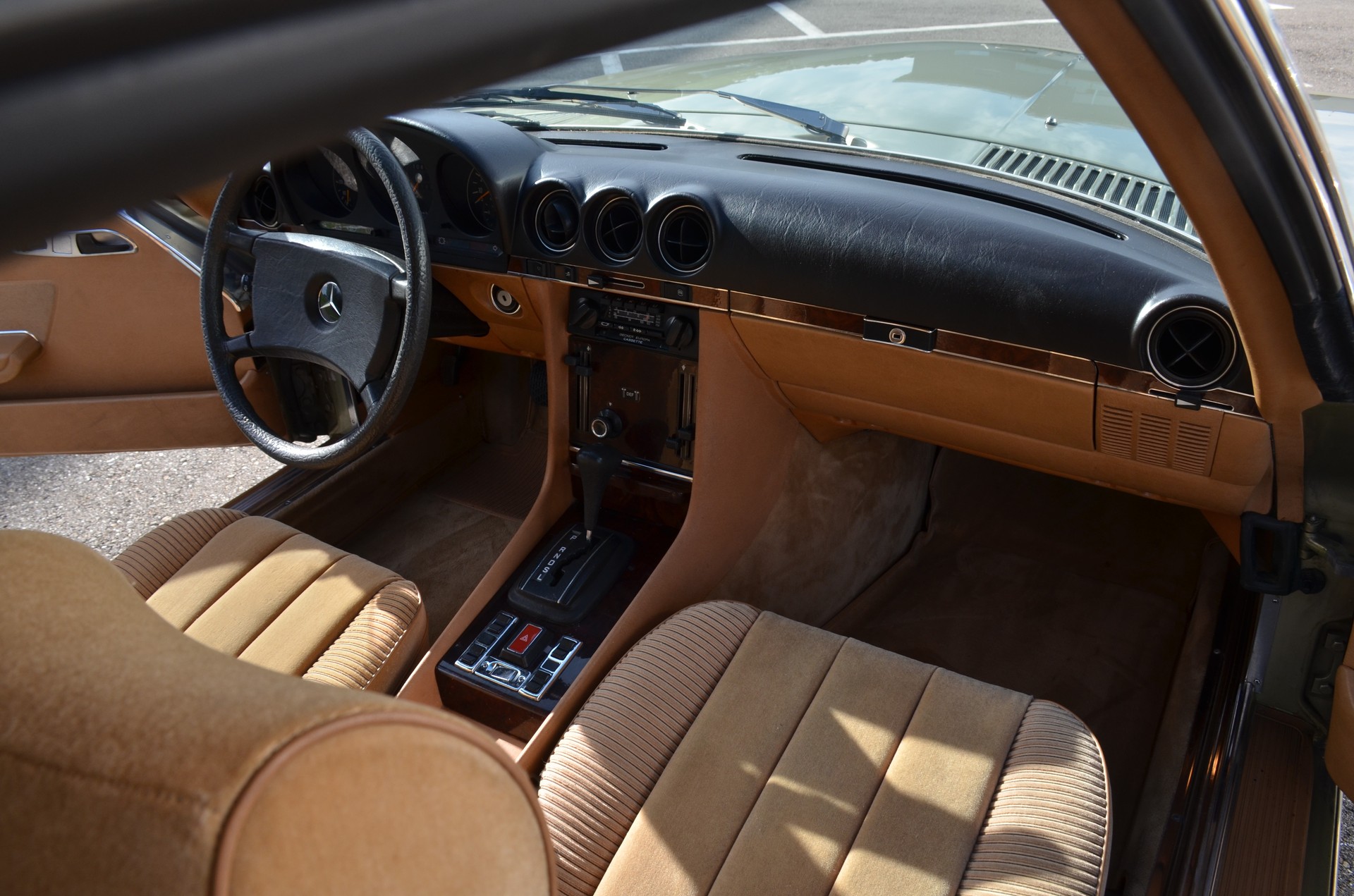 MERCEDES-BENZ SLC 350-image-19