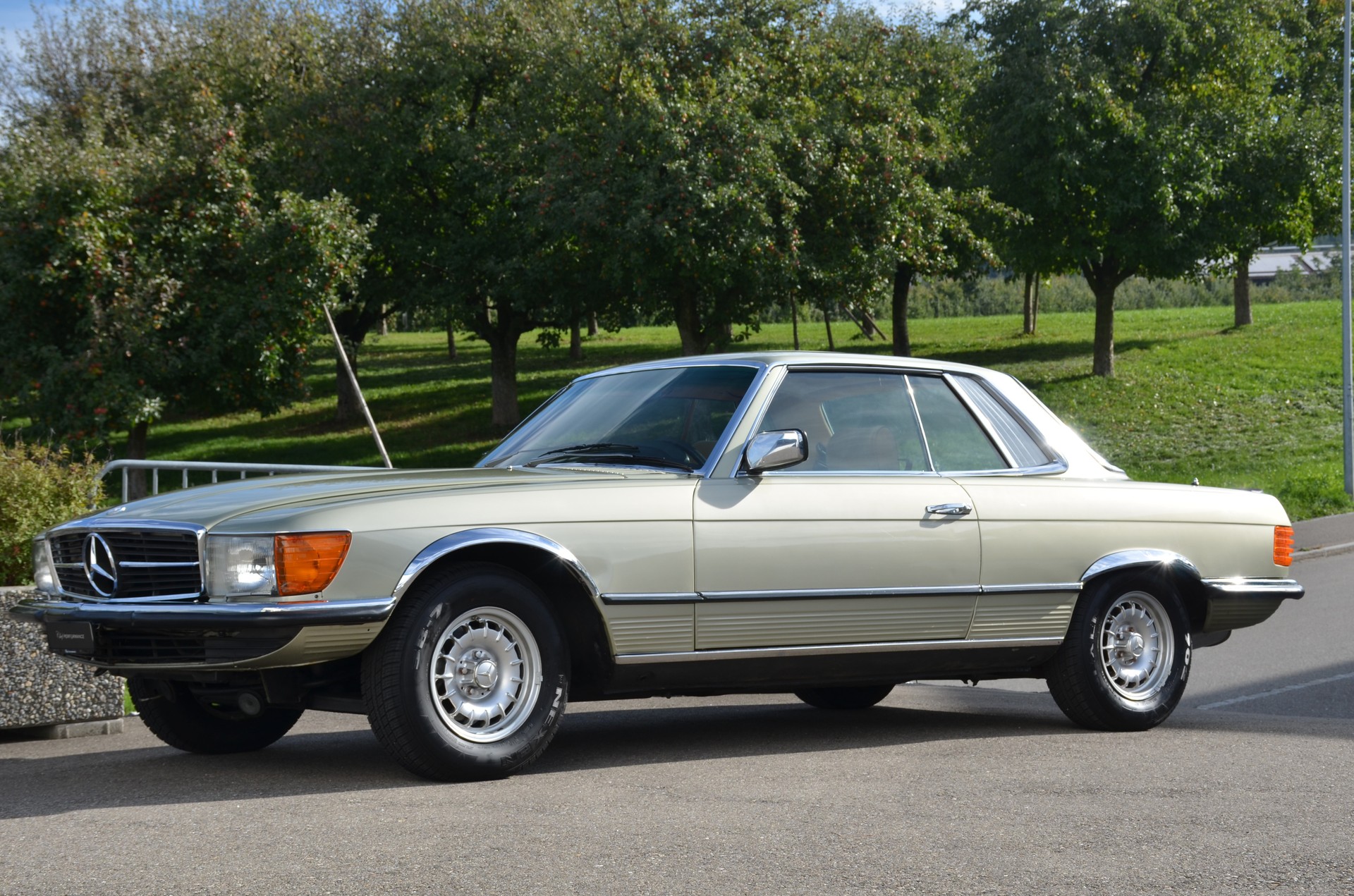 MERCEDES-BENZ SLC 350-image-6
