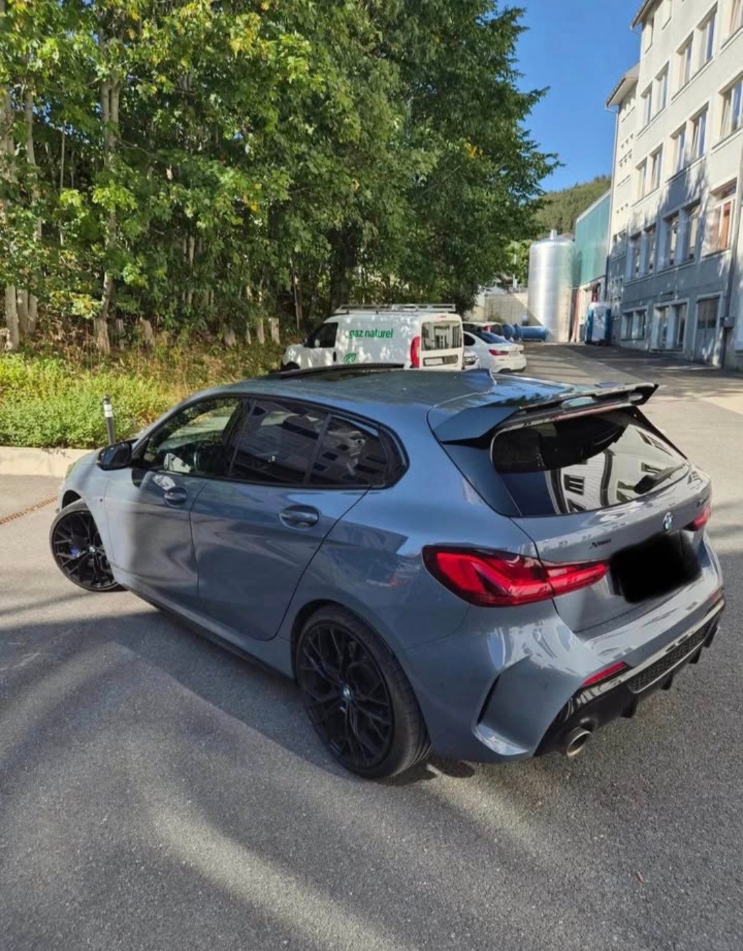 Car photo