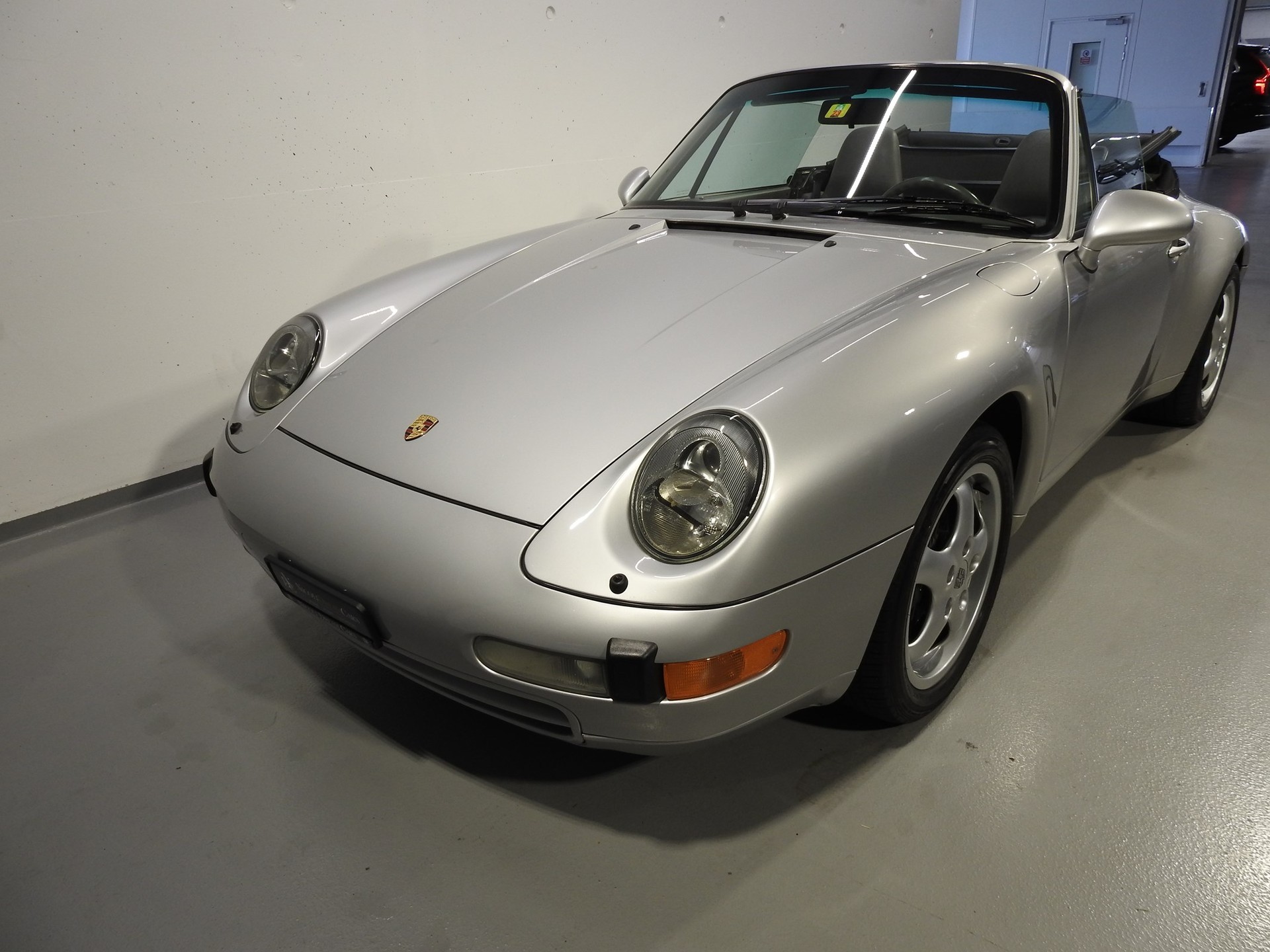 PORSCHE 911 Carrera Cabriolet-image-0