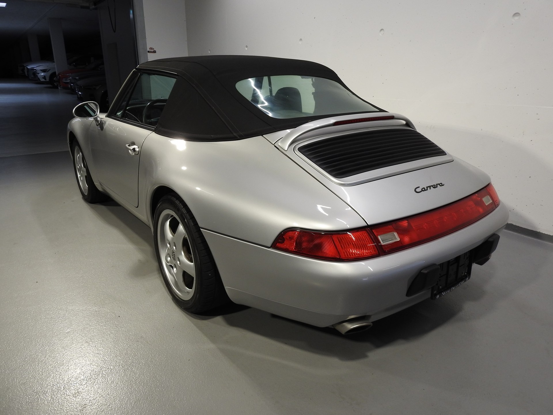 PORSCHE 911 Carrera Cabriolet-image-12