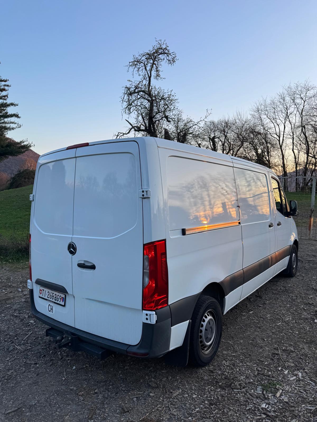 MERCEDES-BENZ Sprinter 214 CDI Standard FWD-image-1