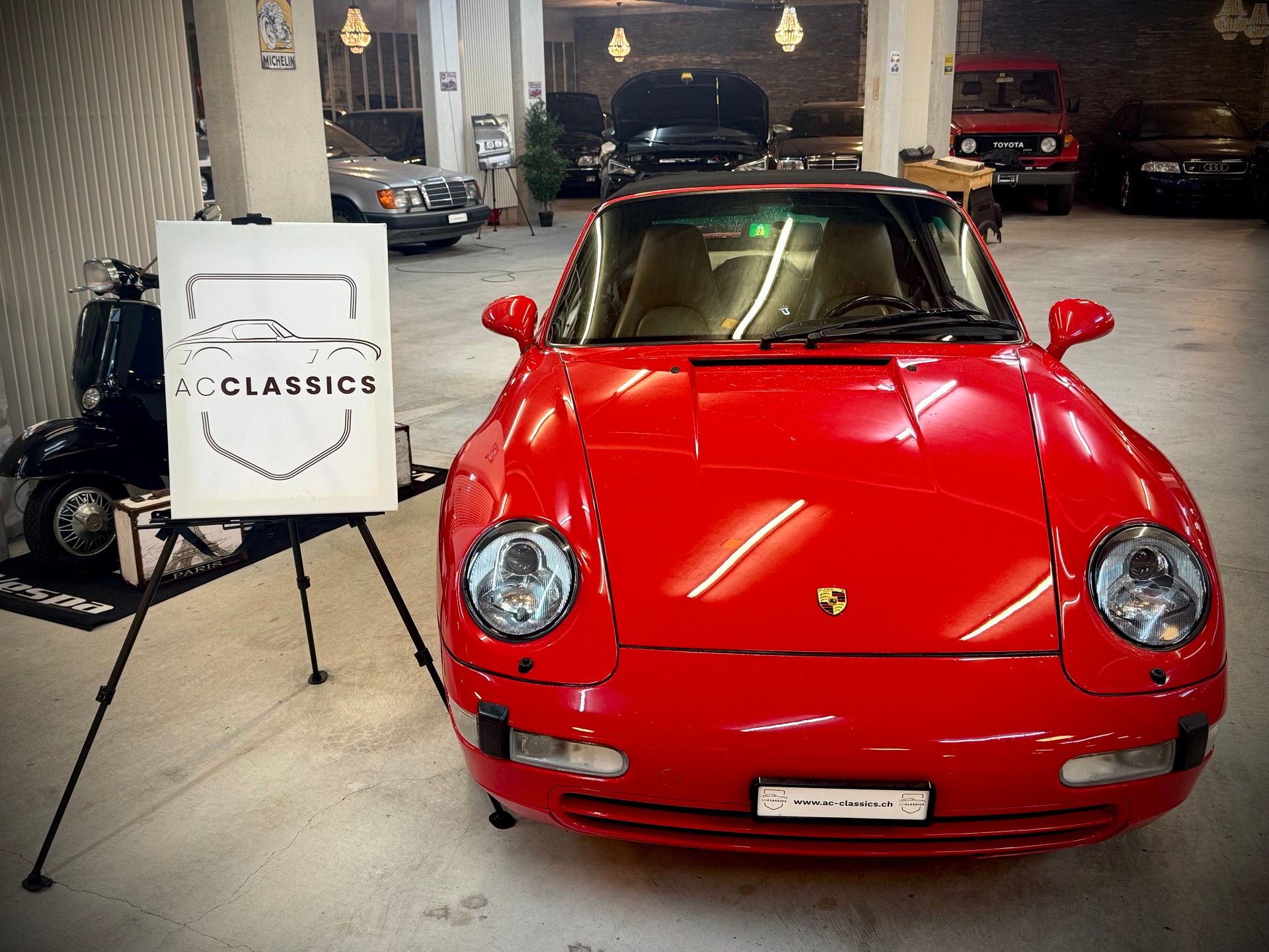 PORSCHE Carrera 2-showroom-element-1