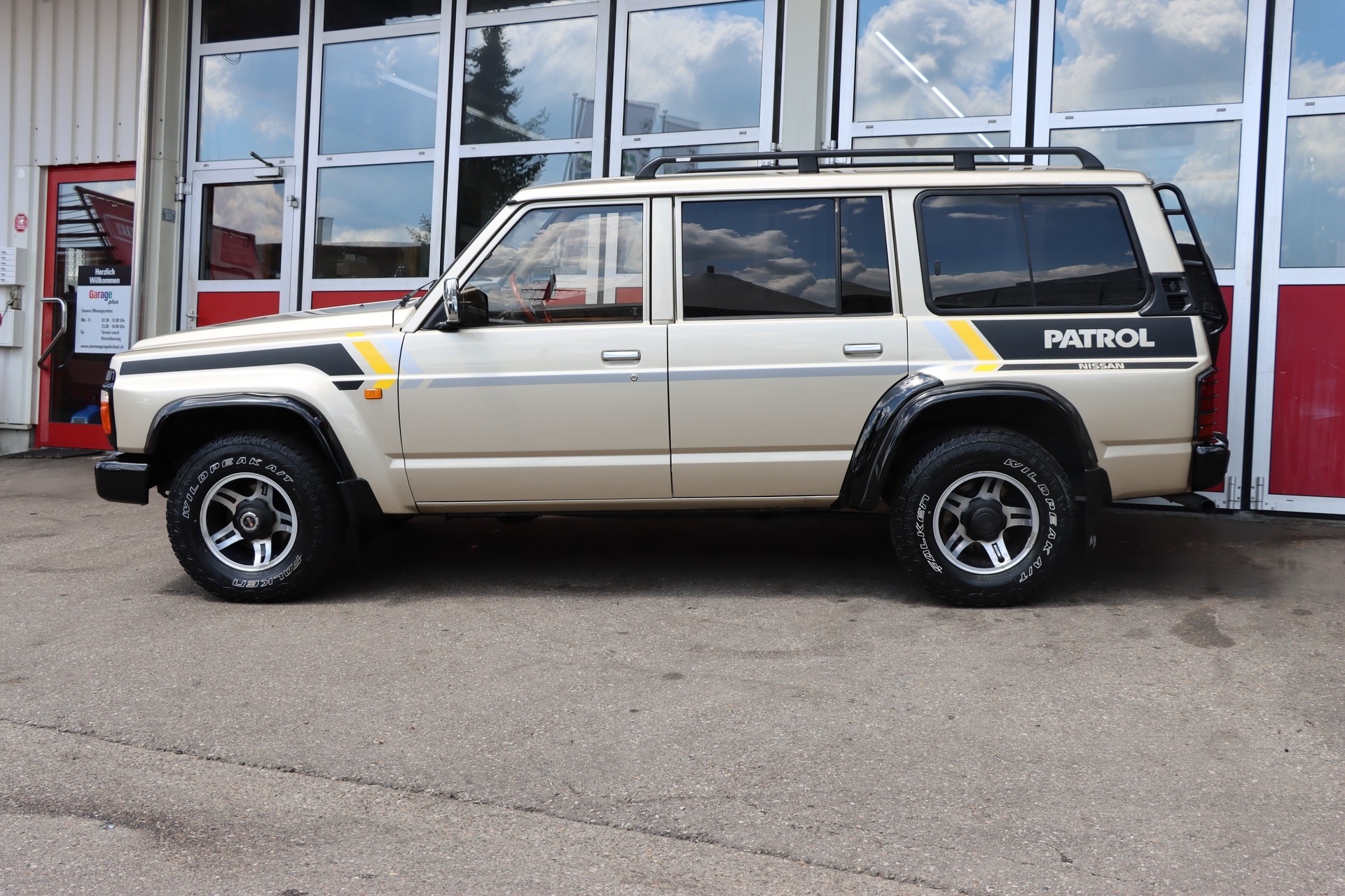 NISSAN Patrol GR 2.8 ST Wagon-image-5