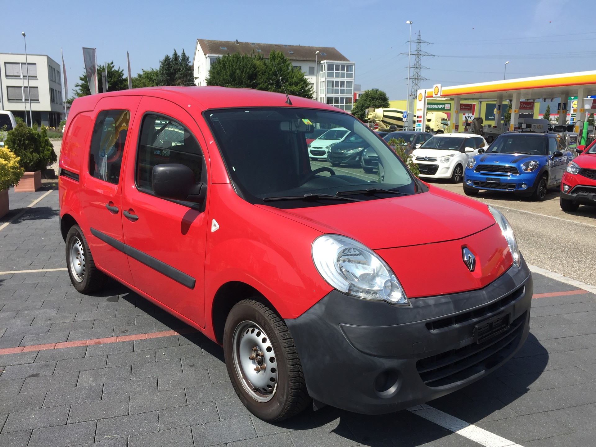 RENAULT-image-2