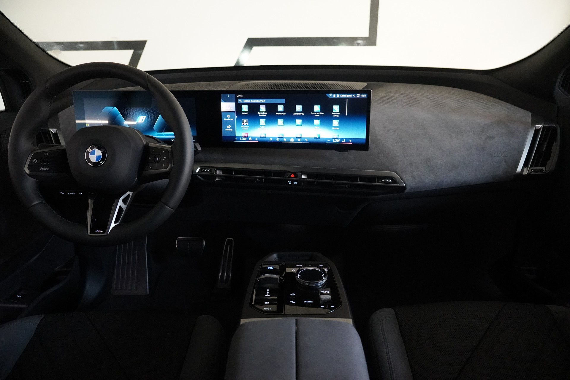 BMW iX xDrive45 M Sport-image-18